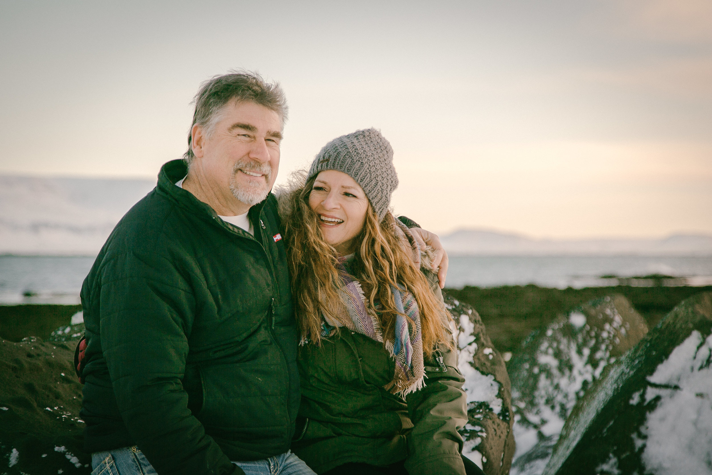 A LITTLE LOVE PHOTO SESSION IN ICELAND- ICELAND ELOPEMENT PHOTOGRAPHER | Zakas Photography
