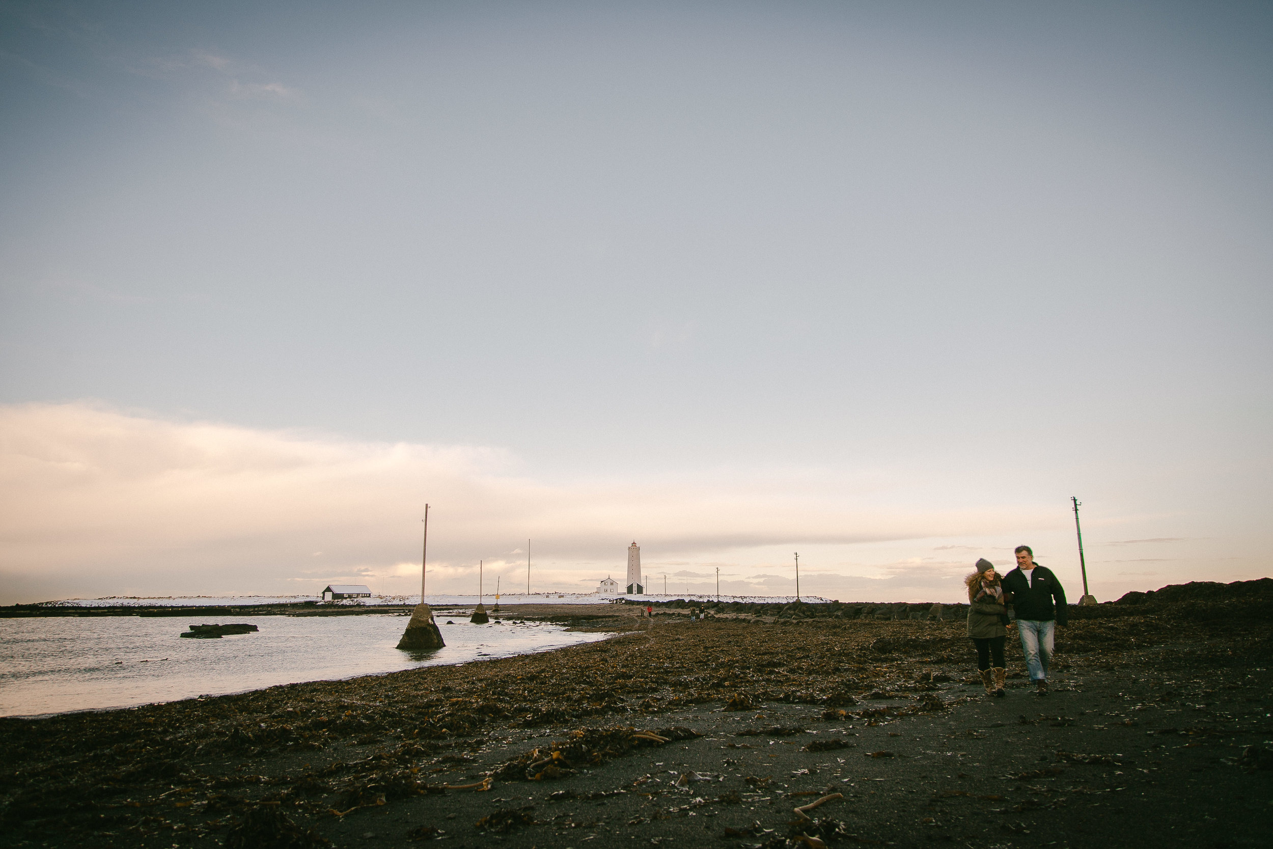 A LITTLE LOVE PHOTO SESSION IN ICELAND- ICELAND ELOPEMENT PHOTOGRAPHER | Zakas Photography
