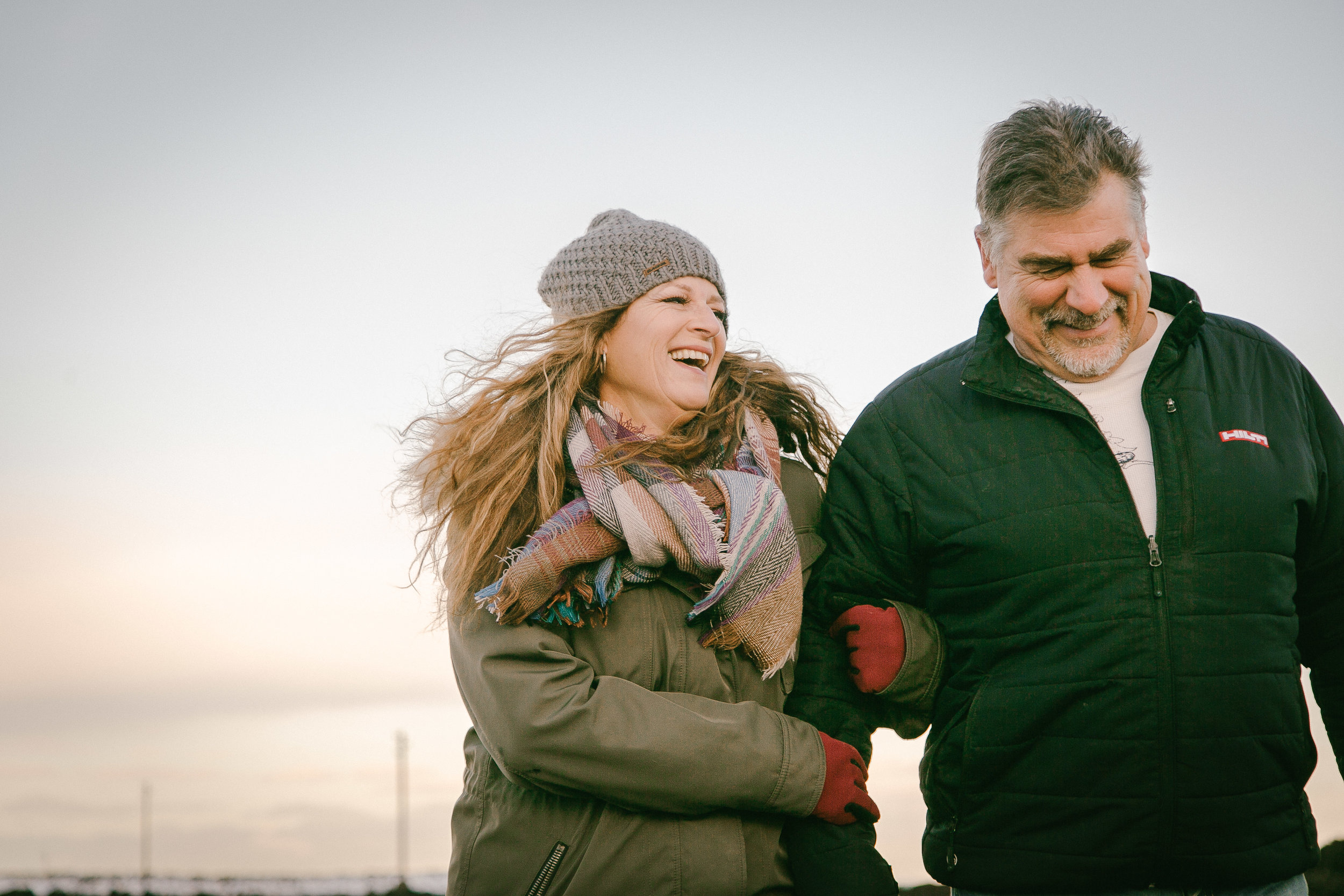A LITTLE LOVE PHOTO SESSION IN ICELAND- ICELAND ELOPEMENT PHOTOGRAPHER | Zakas Photography