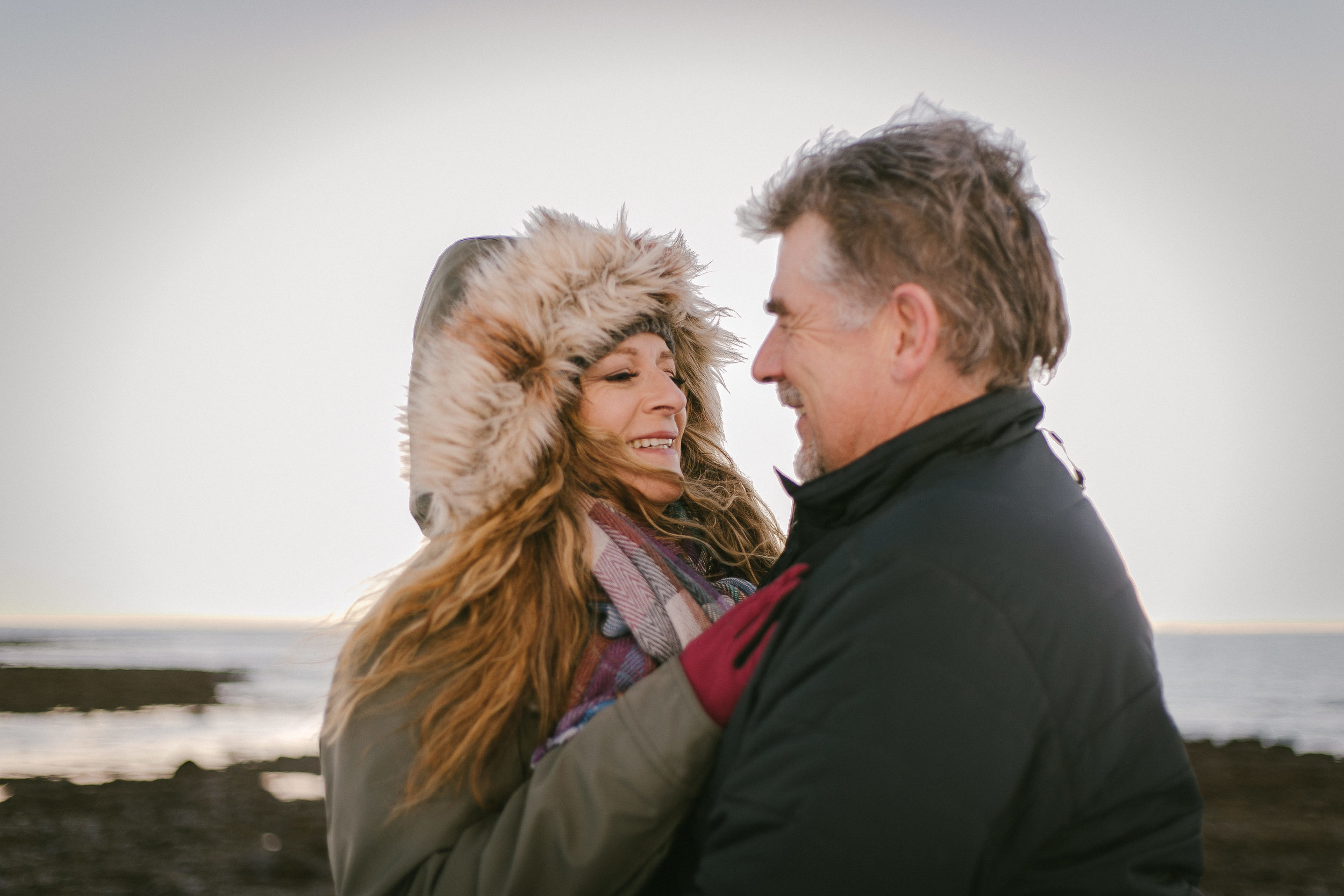 A LITTLE LOVE PHOTO SESSION IN ICELAND- ICELAND ELOPEMENT PHOTOGRAPHER | Zakas Photography