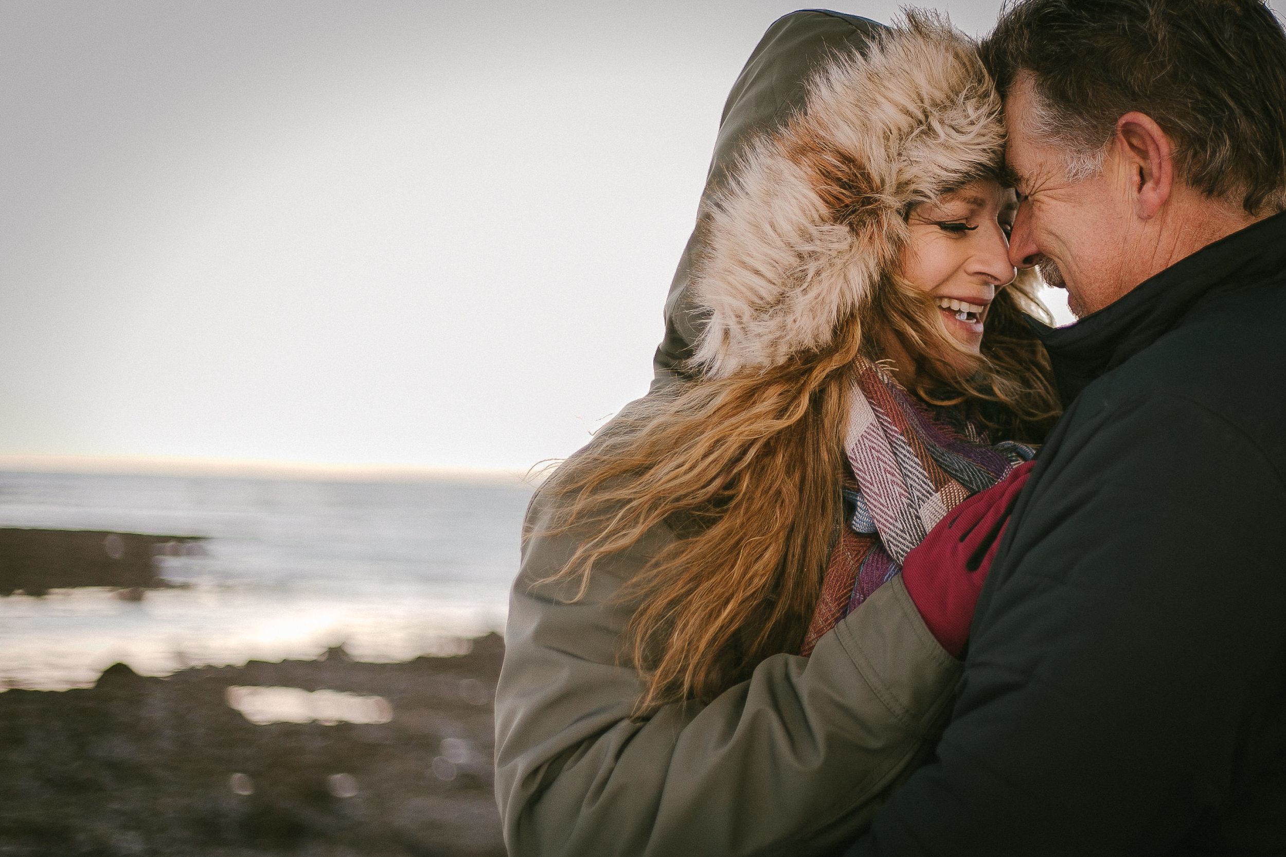 A LITTLE LOVE PHOTO SESSION IN ICELAND- ICELAND ELOPEMENT PHOTOGRAPHER | Zakas Photography