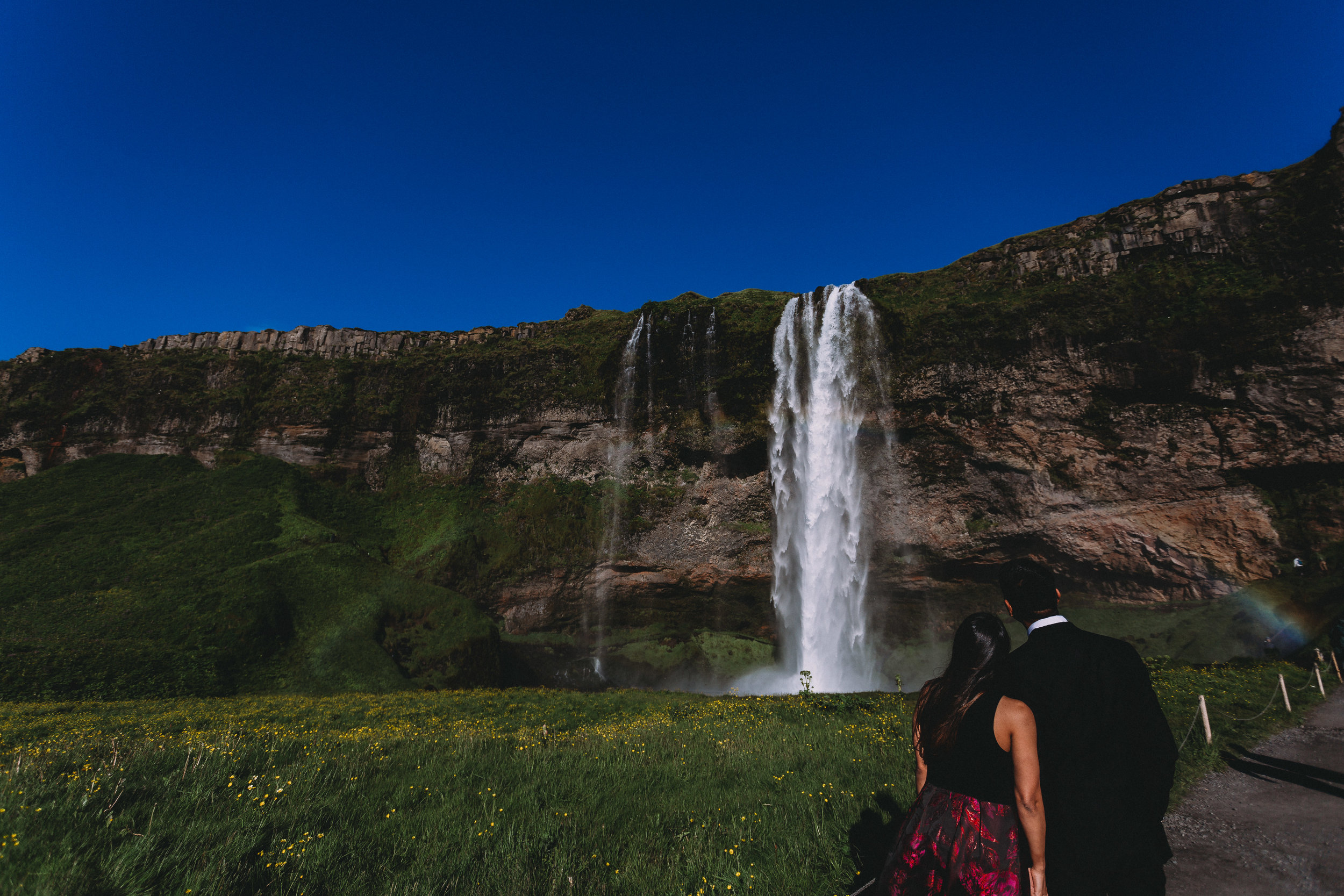 Iceland elopement photographer | Iceland south coast engagement photos | Iceland seljalandsfoss wedding pictures