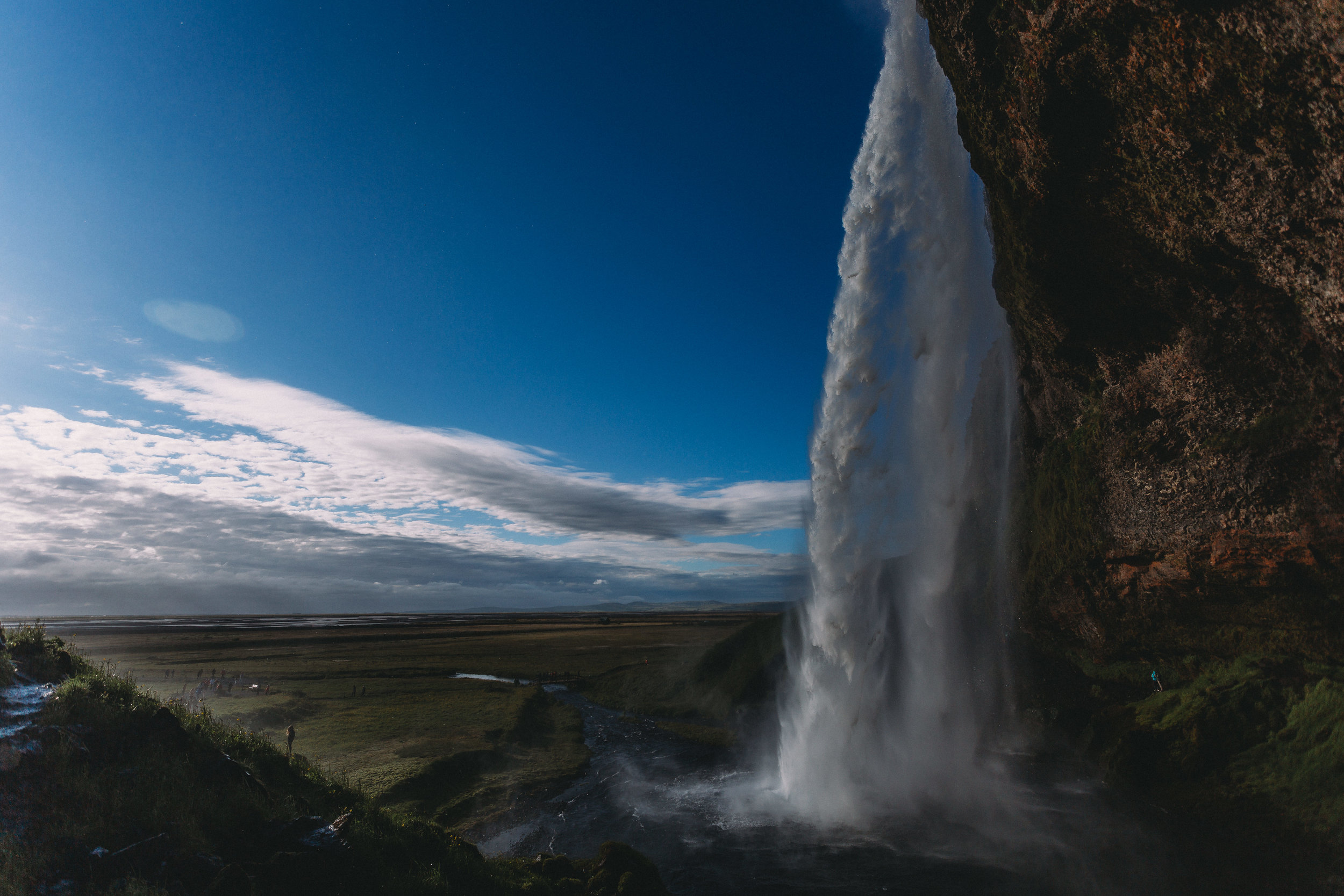 Iceland elopement photographer | Iceland south coast engagement photos | Iceland seljalandsfoss wedding pictures