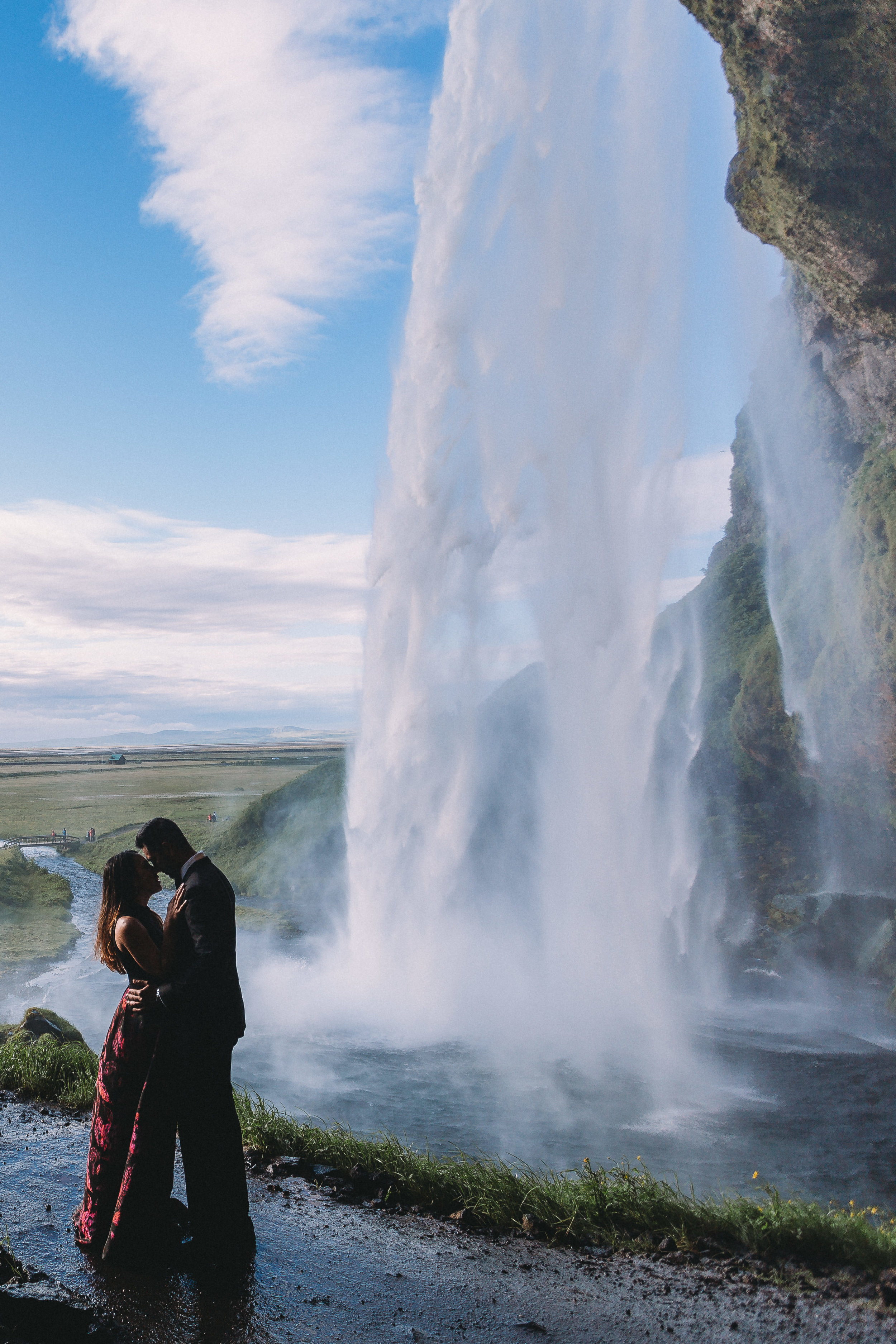 Iceland elopement photographer | Iceland south coast engagement photos | Iceland seljalandsfoss wedding pictures