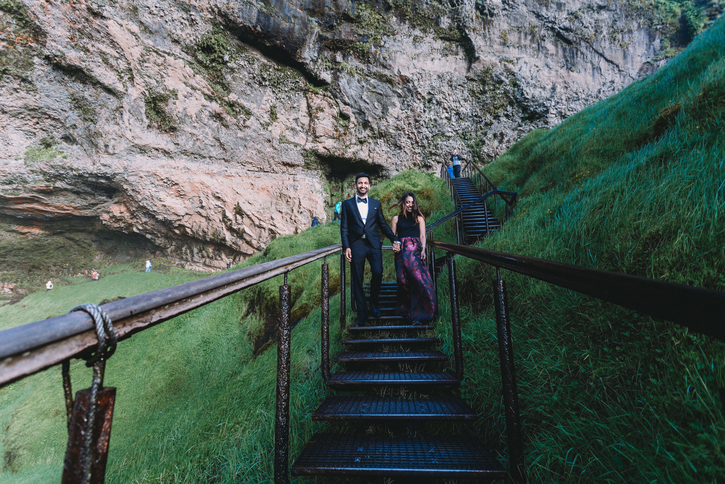 Iceland elopement photographer | Iceland south coast engagement photos | Iceland seljalandsfoss wedding pictures