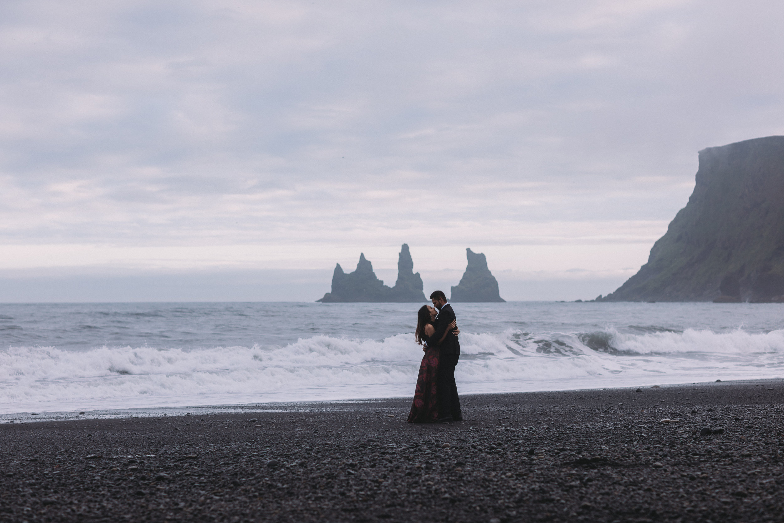 Iceland elopement photographer | Iceland south coast engagement photos | Iceland black sand beach wedding pictures