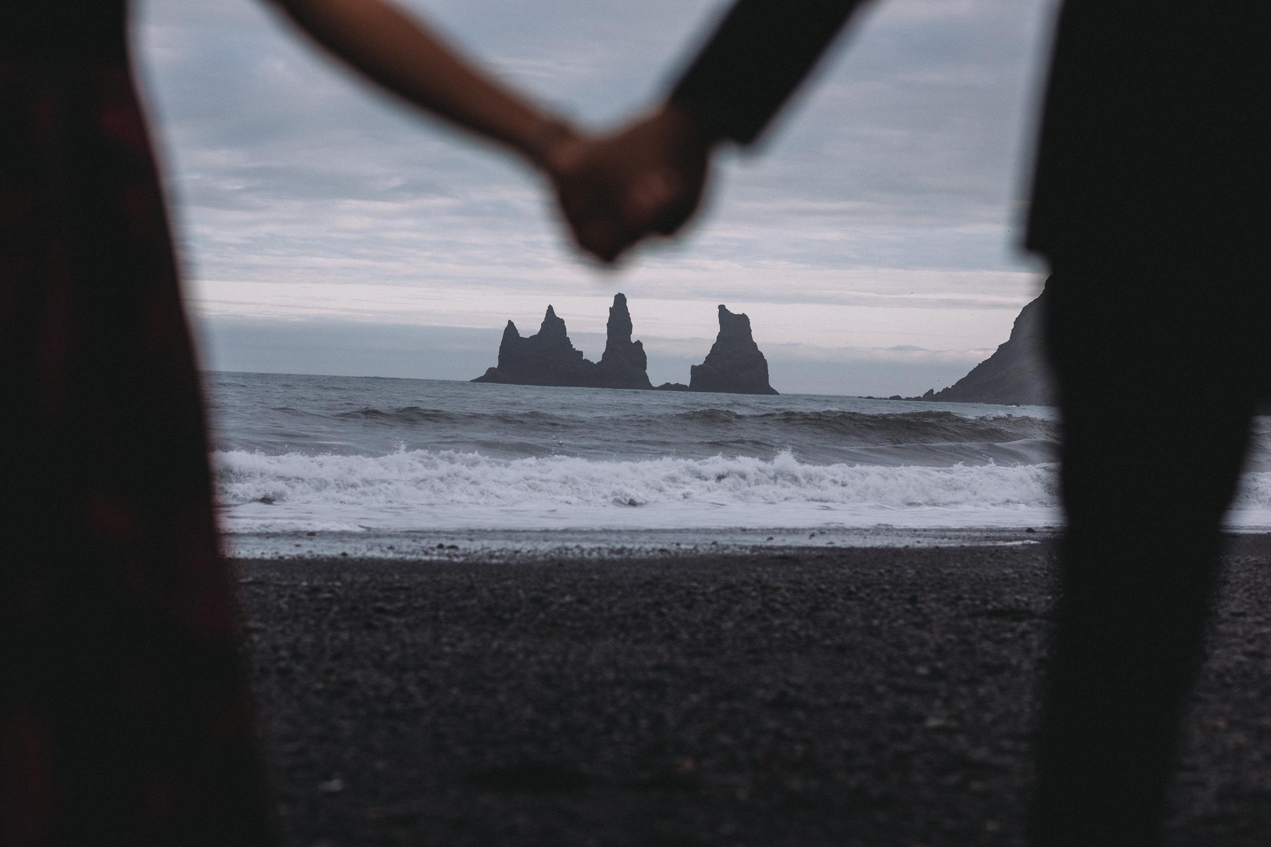 Iceland elopement photographer | Iceland south coast engagement photos | Iceland black sand beach wedding pictures