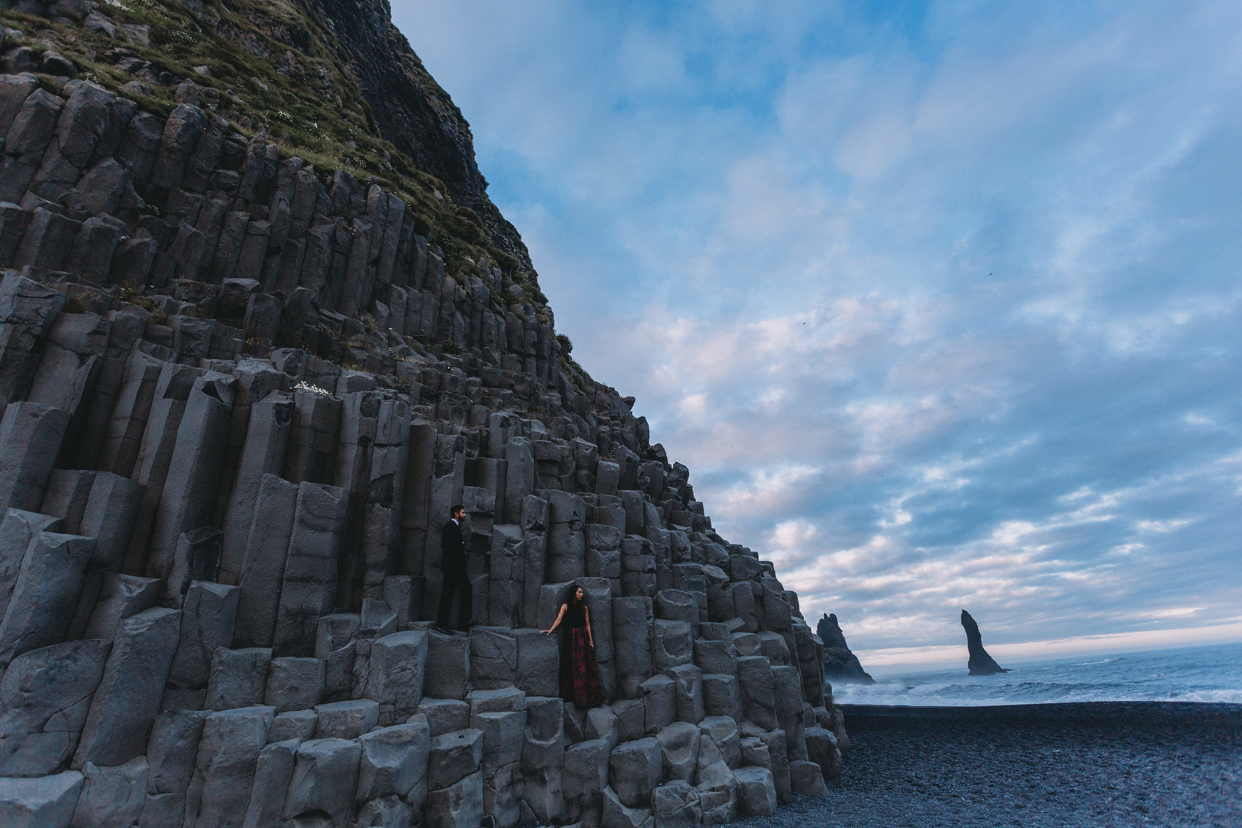Iceland elopement photographer | Iceland south coast engagement photos | Iceland black sand beach wedding pictures