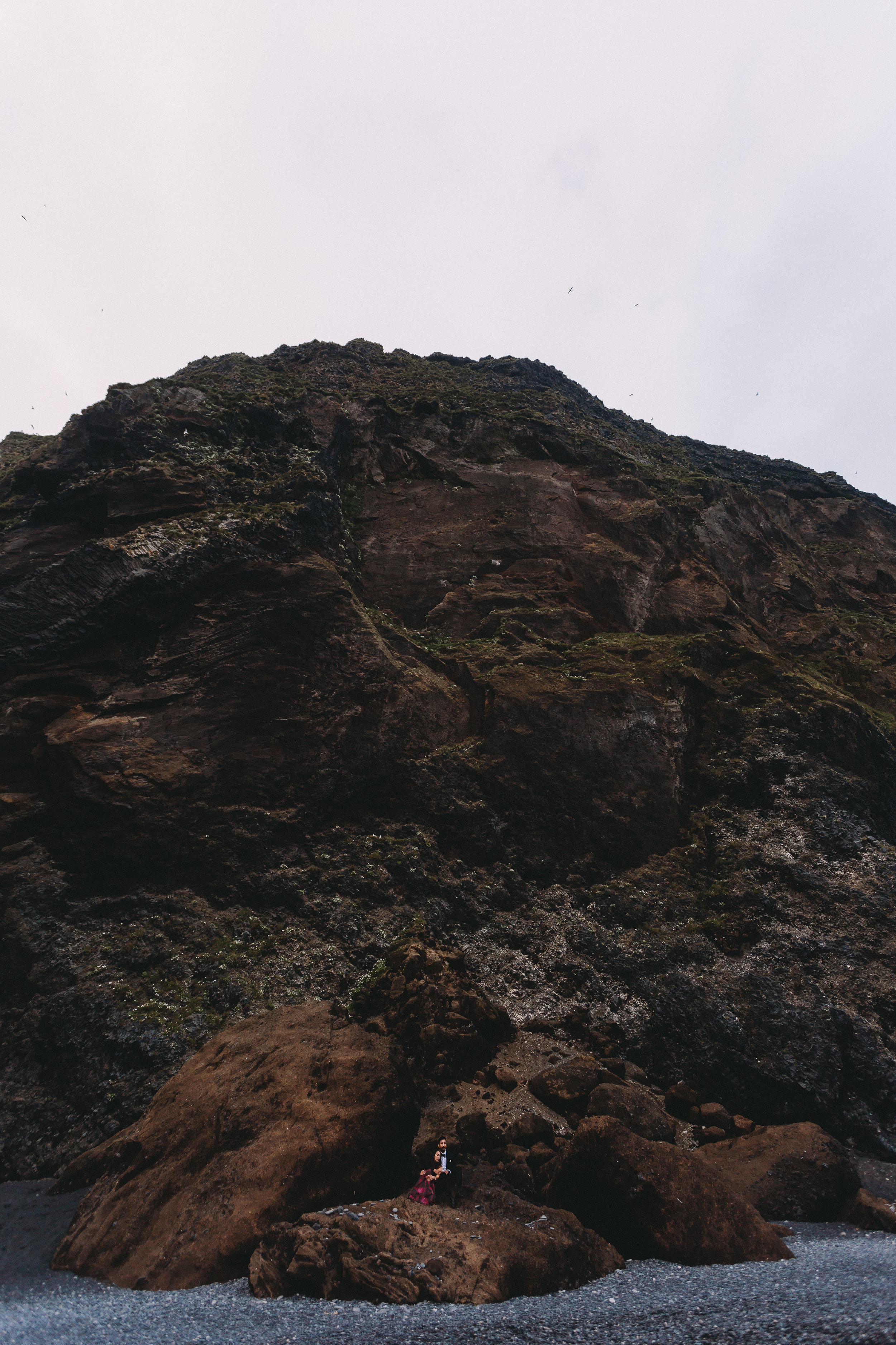 Iceland elopement photographer | Iceland south coast engagement photos | Iceland black sand beach wedding pictures