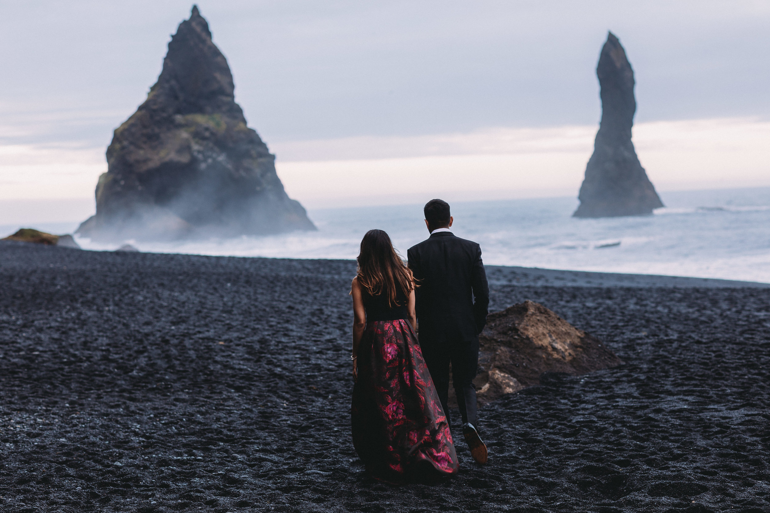 Iceland elopement photographer | Iceland south coast engagement photos | Iceland black sand beach wedding pictures