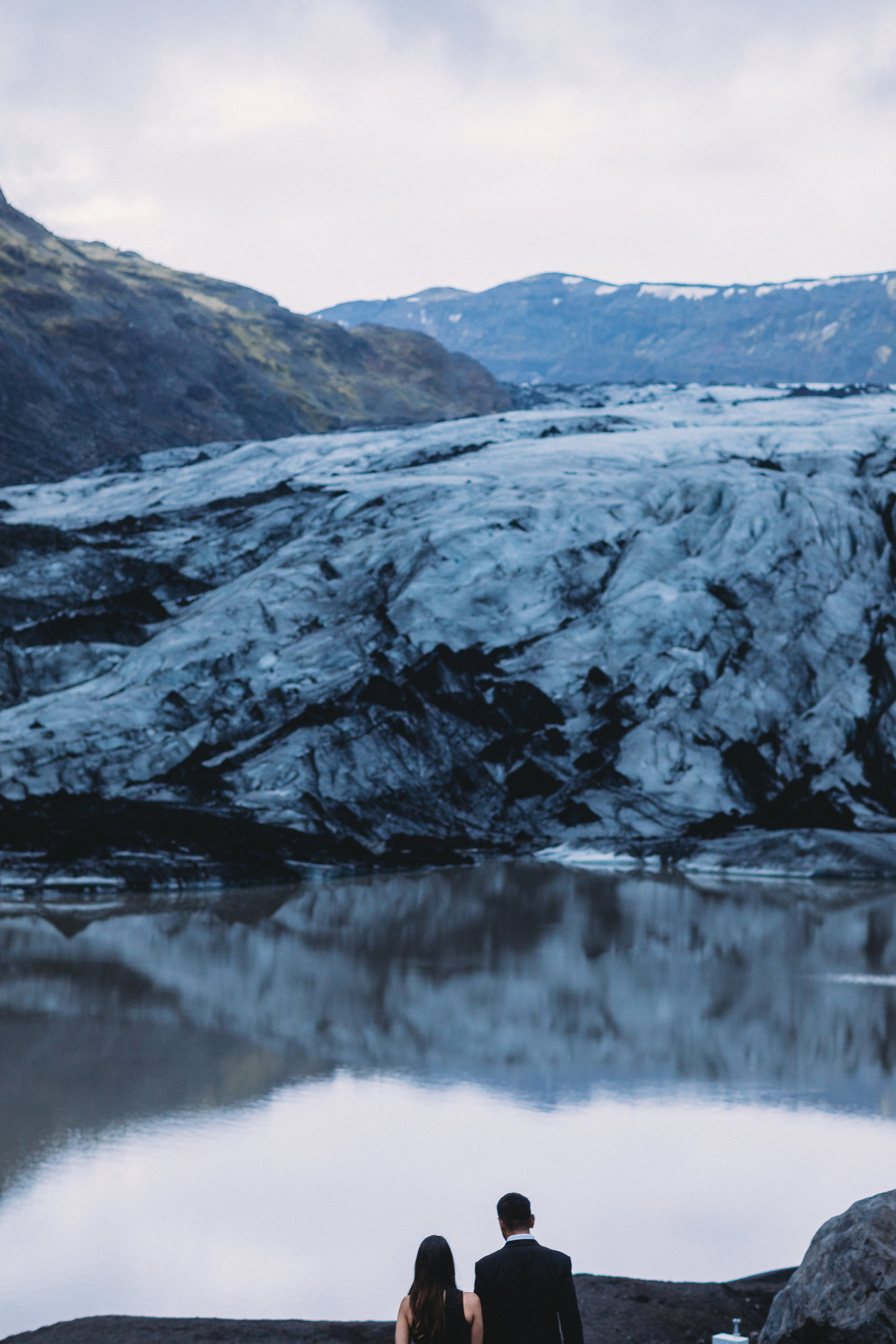 Iceland elopement photographer | Iceland south coast engagement photos | Iceland black sand beach wedding pictures