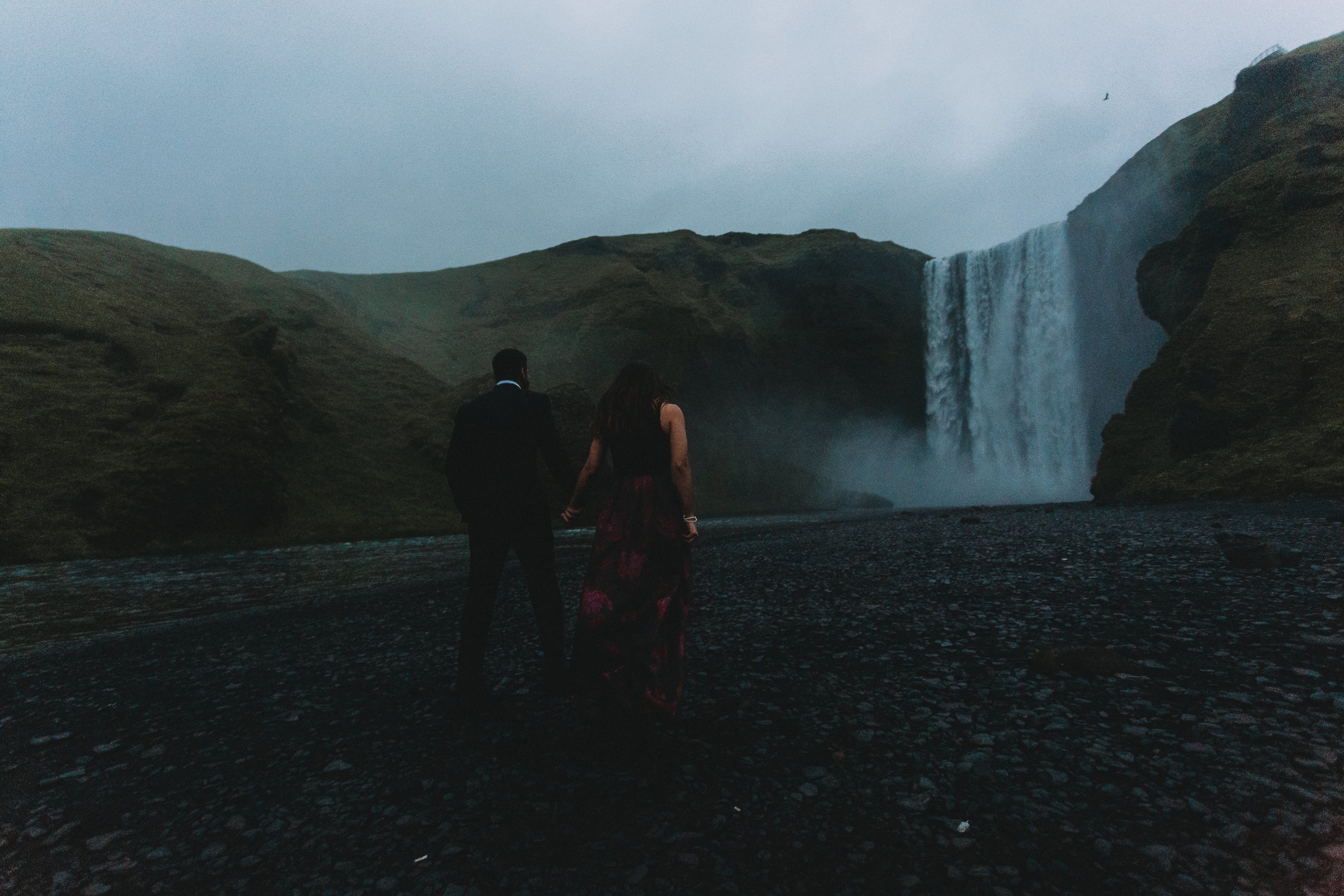 Iceland elopement photographer | Iceland south coast engagement photos | Iceland Skogafoss wedding pictures