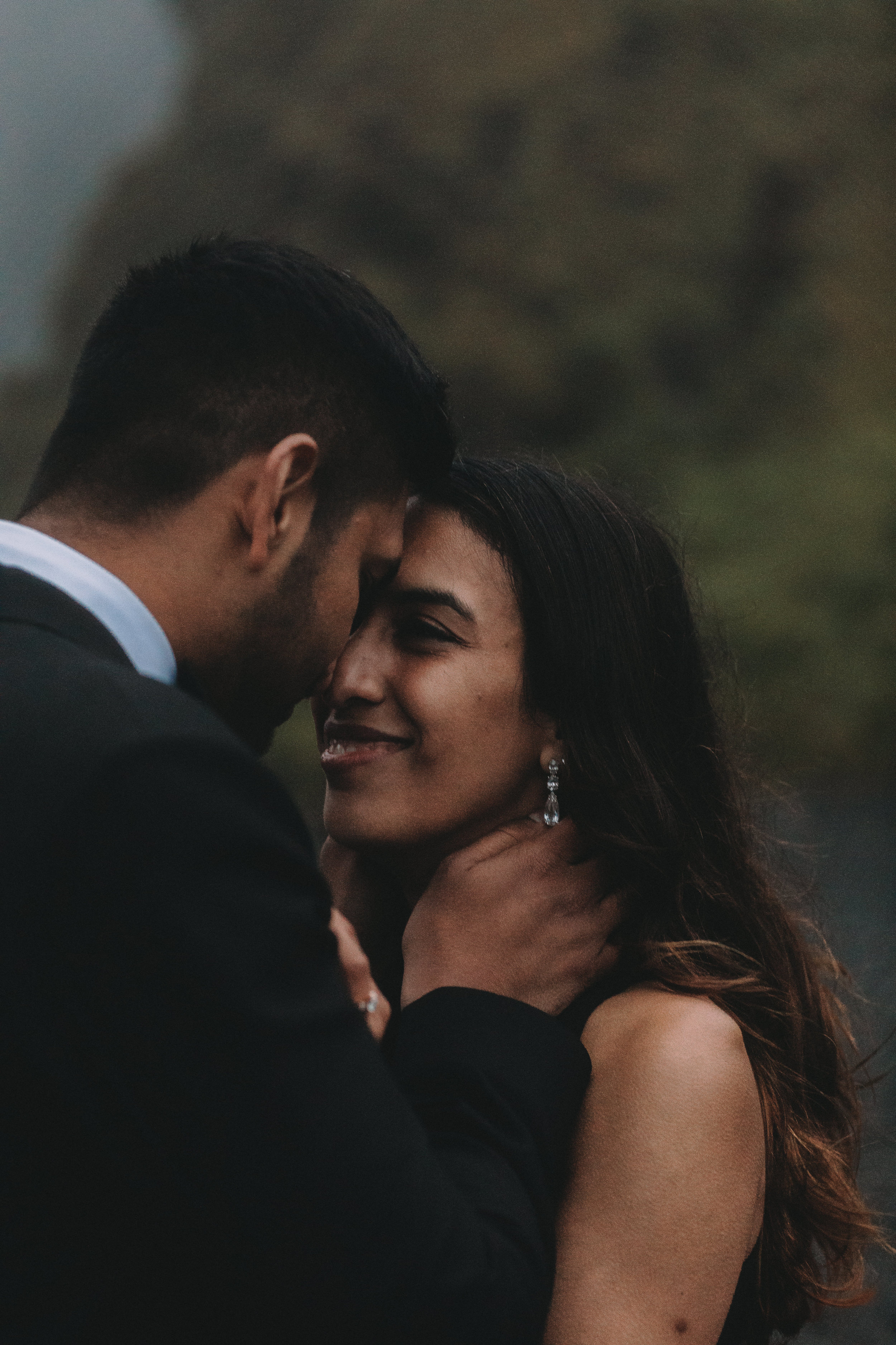 Iceland elopement photographer | Iceland south coast engagement photos | Iceland Skogafoss wedding pictures