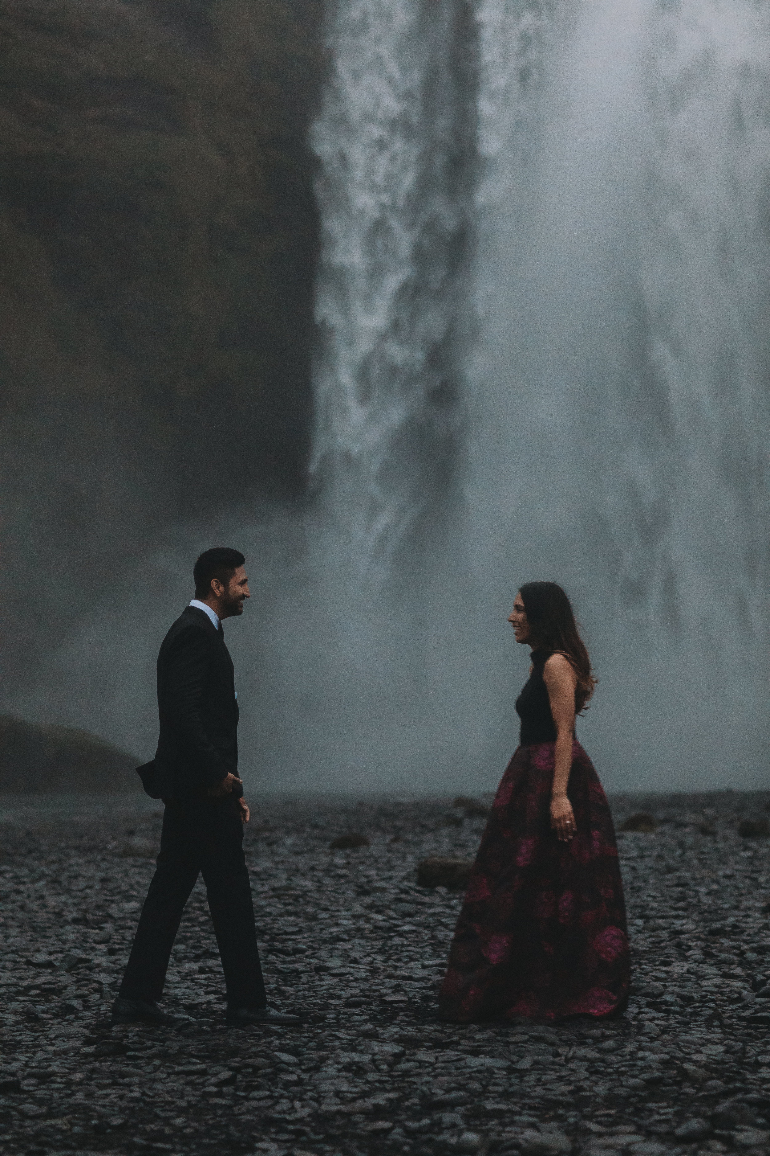 Iceland elopement photographer | Iceland south coast engagement photos | Iceland Skogafoss wedding pictures