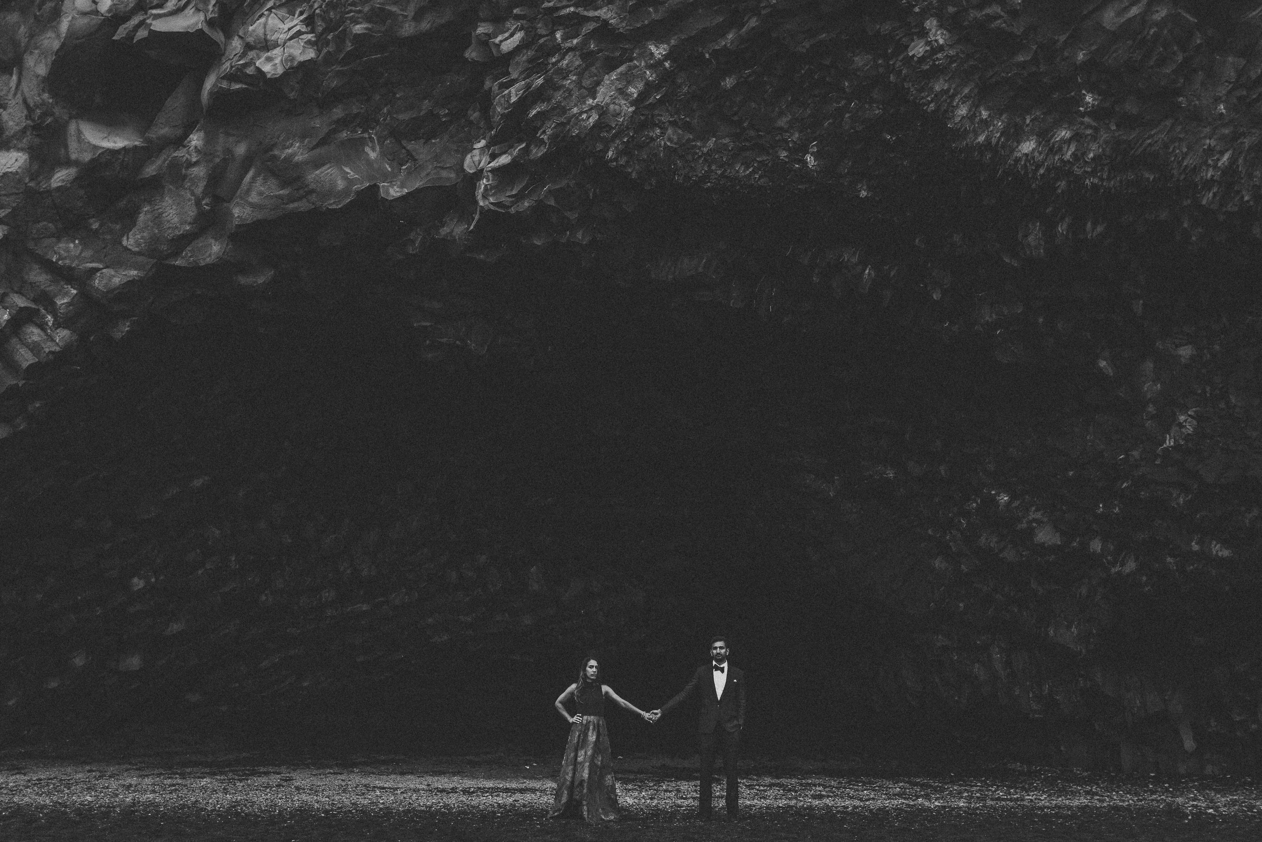 Iceland elopement photographer | Iceland south coast engagement photos | Iceland Skogafoss wedding pictures
