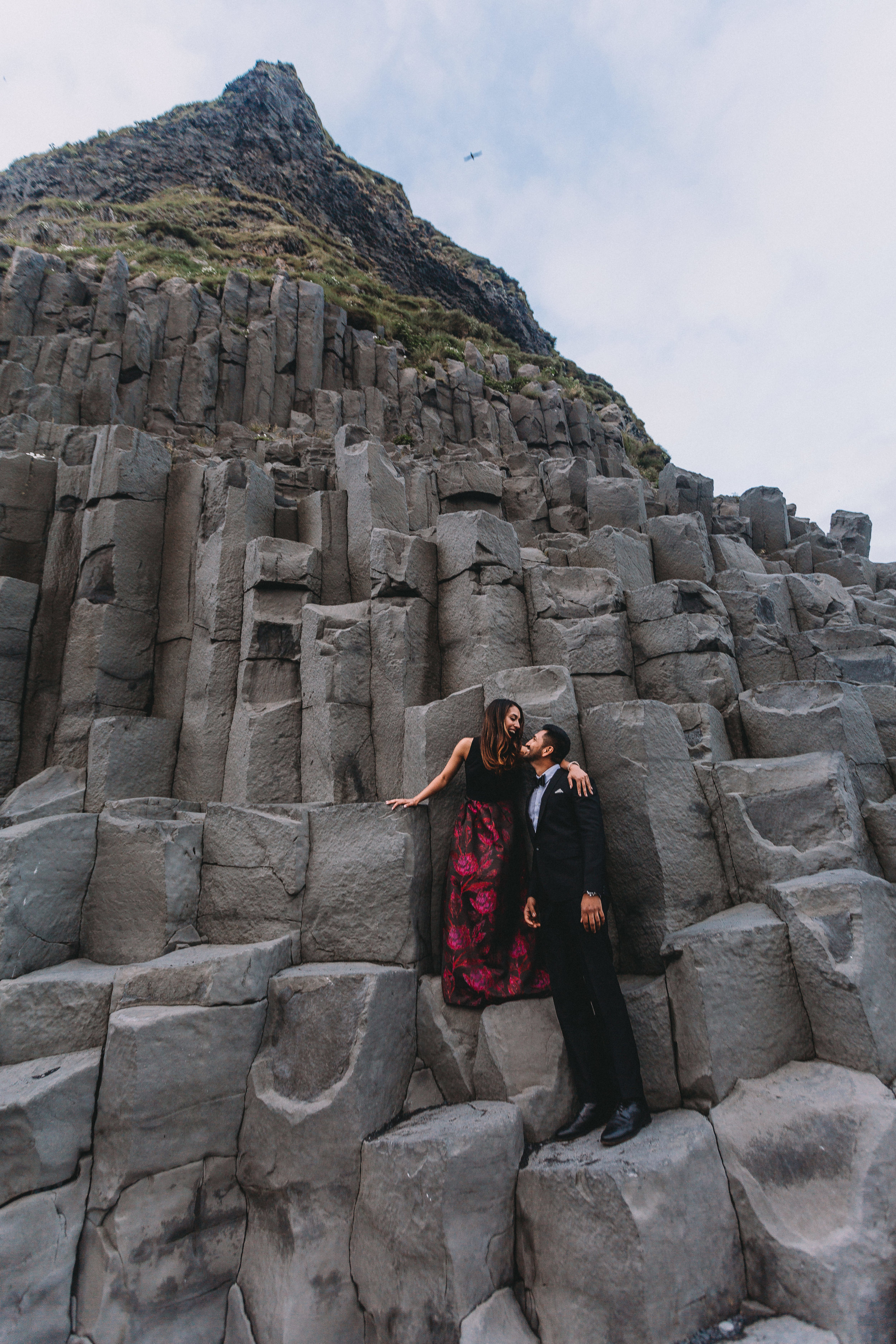 Iceland elopement photographer | Iceland south coast engagement photos | Iceland Skogafoss wedding pictures