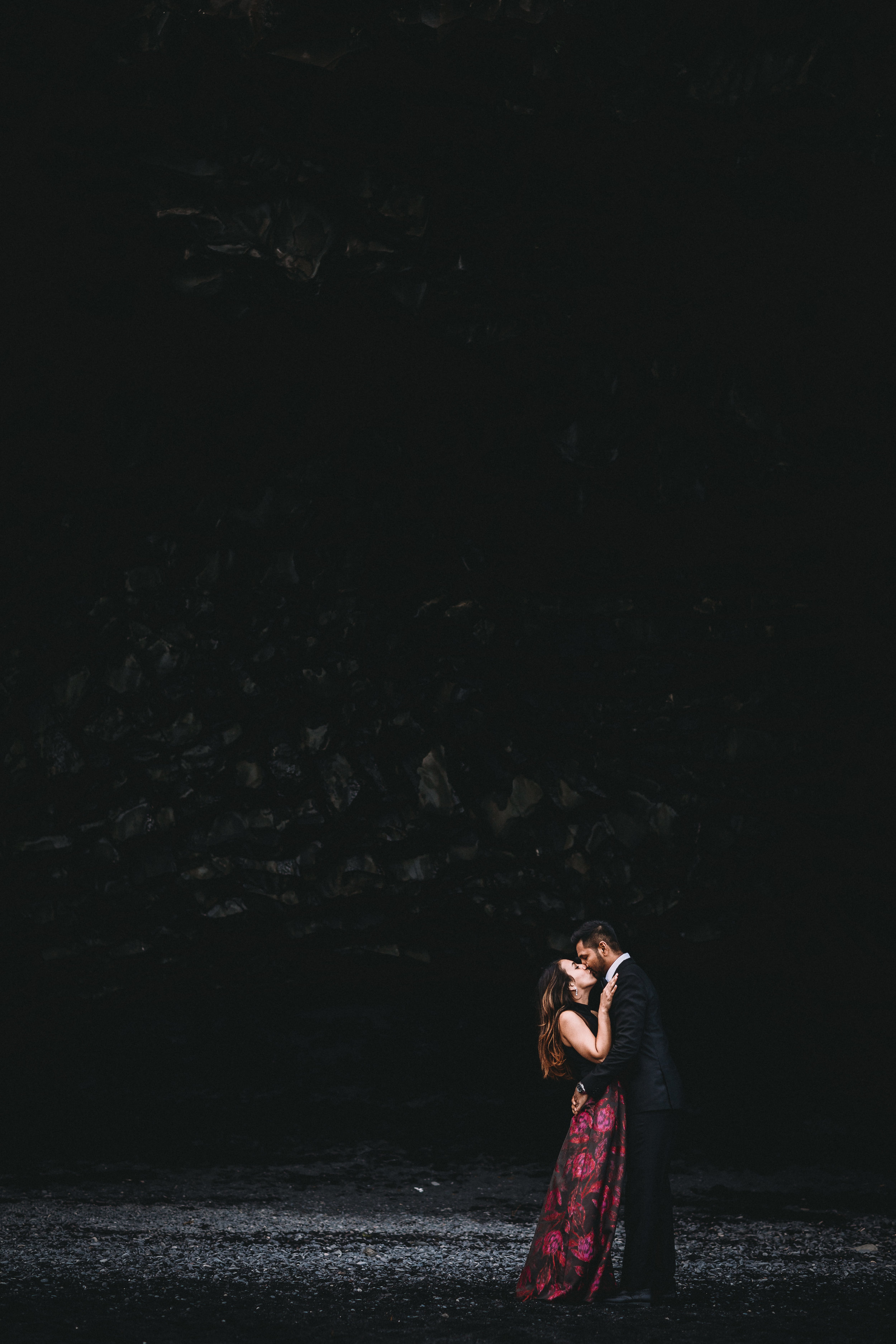 Iceland elopement photographer | Iceland south coast engagement photos | Iceland Skogafoss wedding pictures
