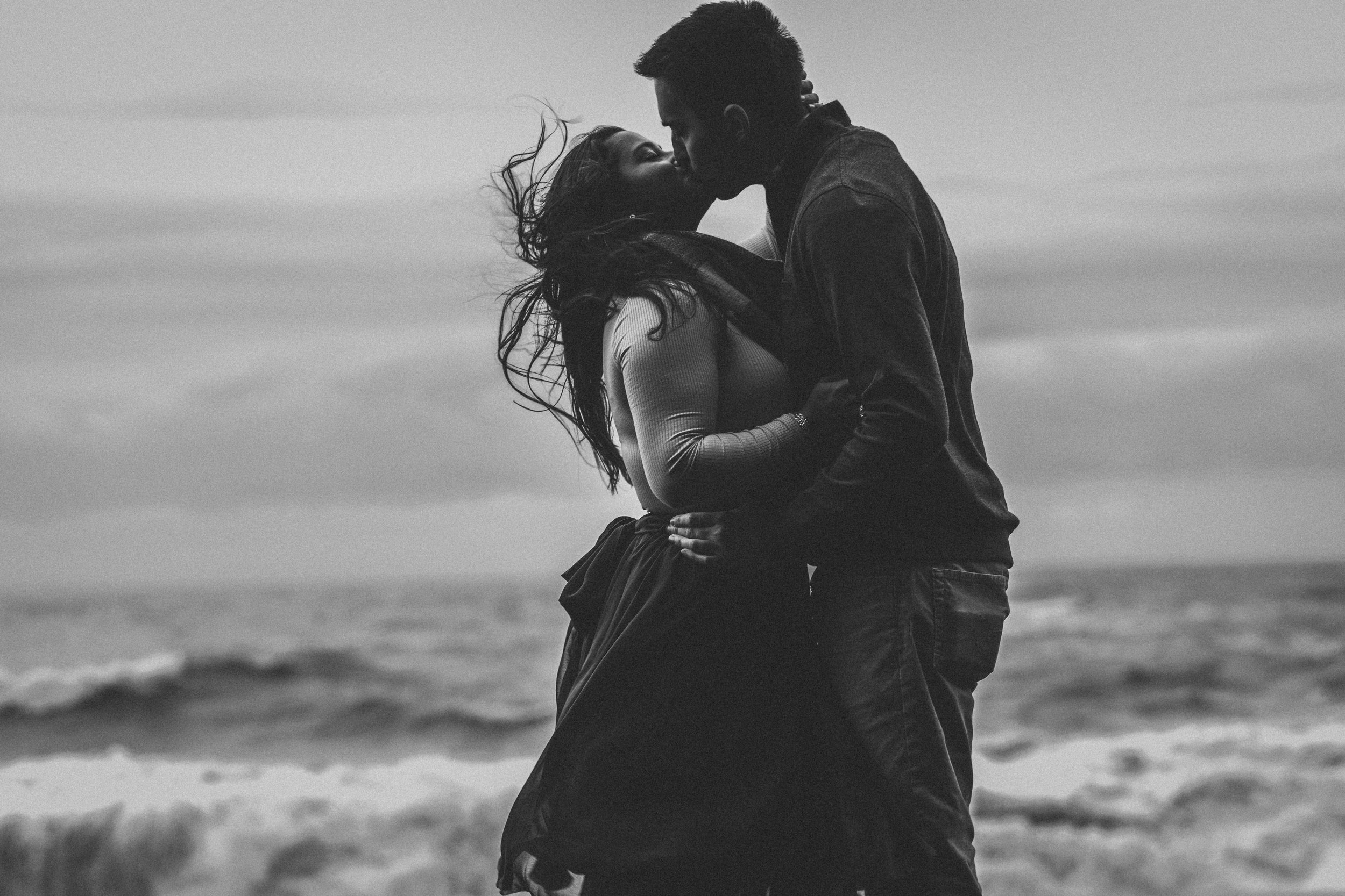 ICELAND ENGAGEMENT SESSION AT REYNISFJARA BEACH | ICELAND WEDDING PHOTOGRAPHER