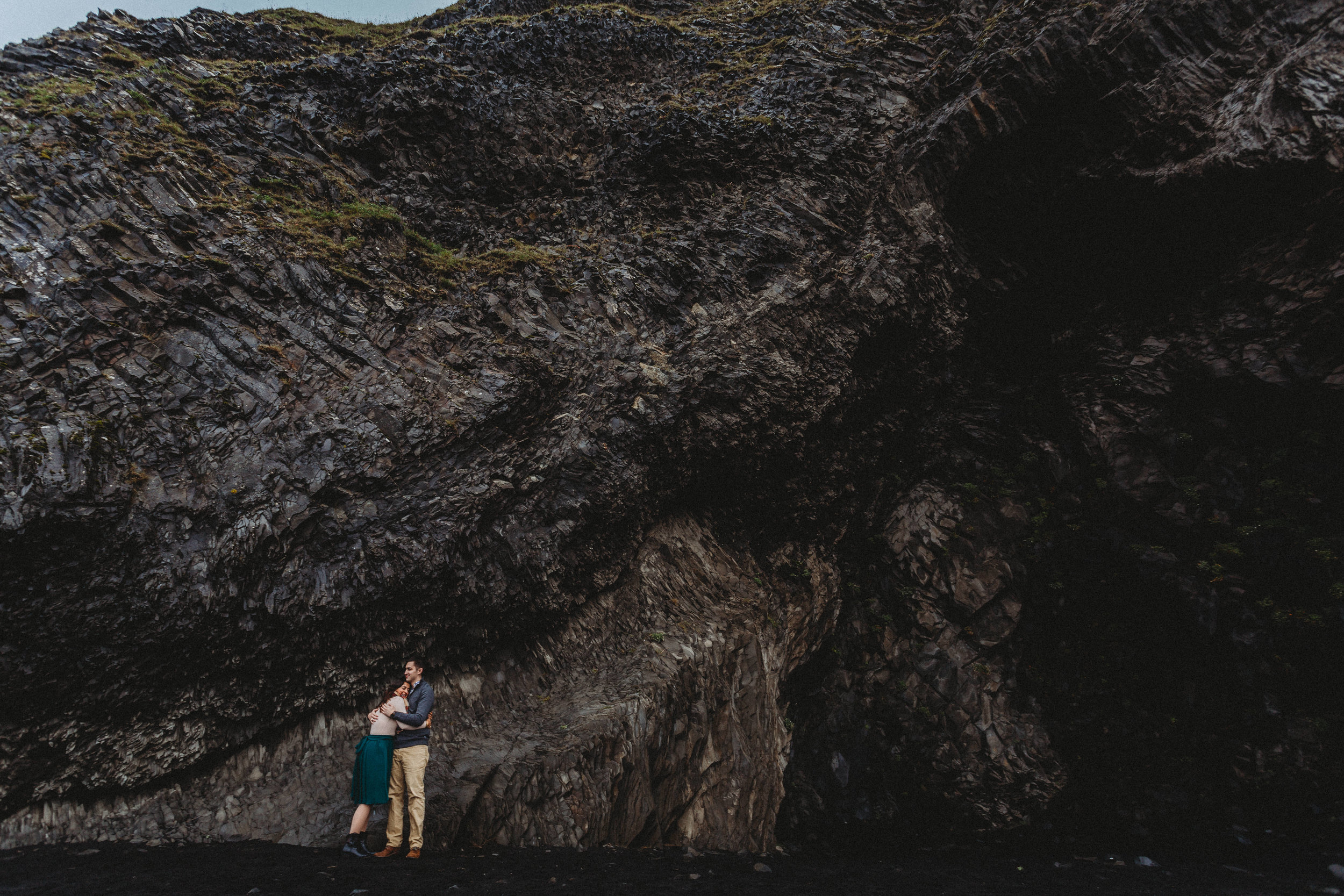 ICELAND ENGAGEMENT SESSION AT REYNISFJARA BEACH | ICELAND WEDDING PHOTOGRAPHER