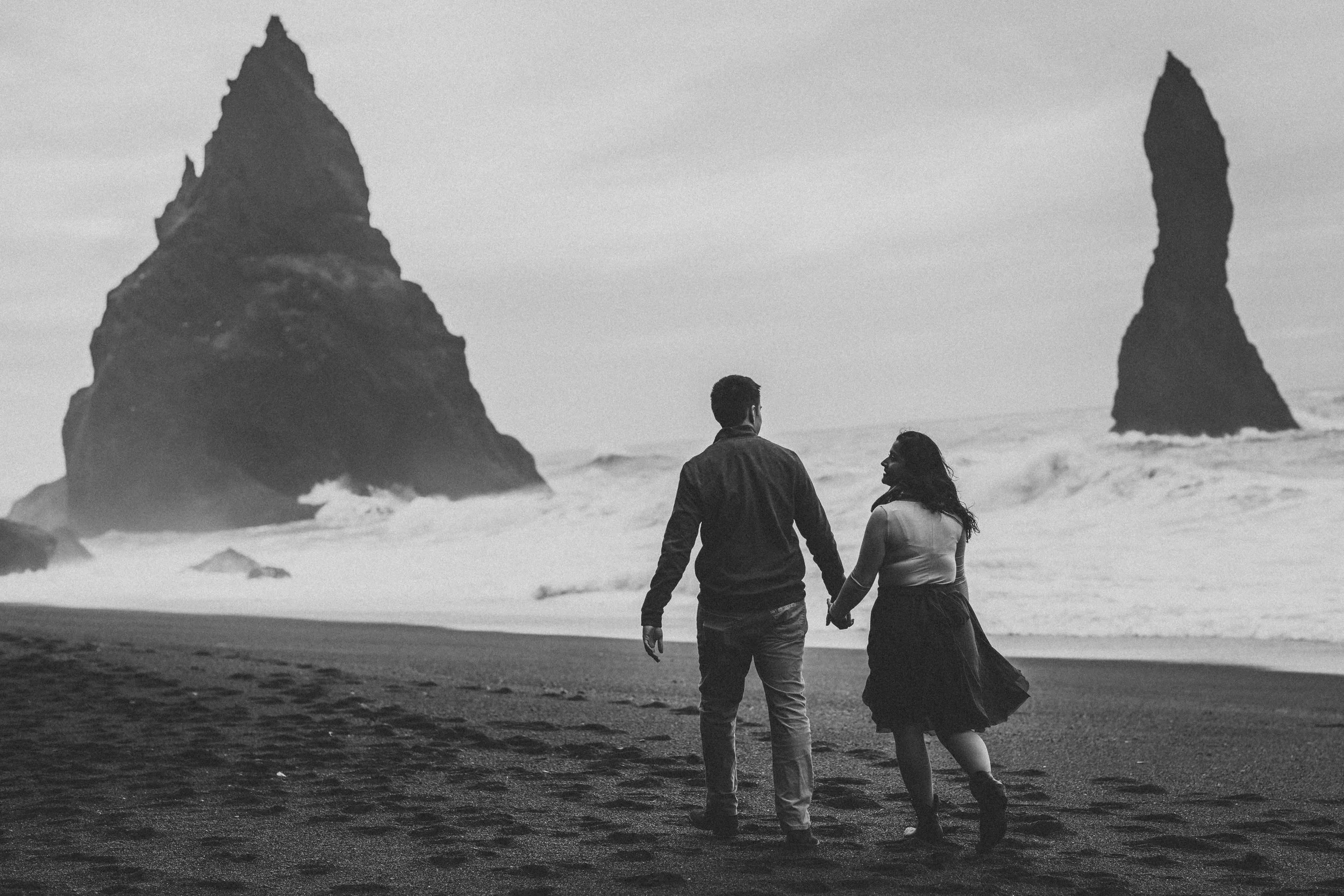 ICELAND ENGAGEMENT SESSION AT REYNISFJARA BEACH | ICELAND WEDDING PHOTOGRAPHER