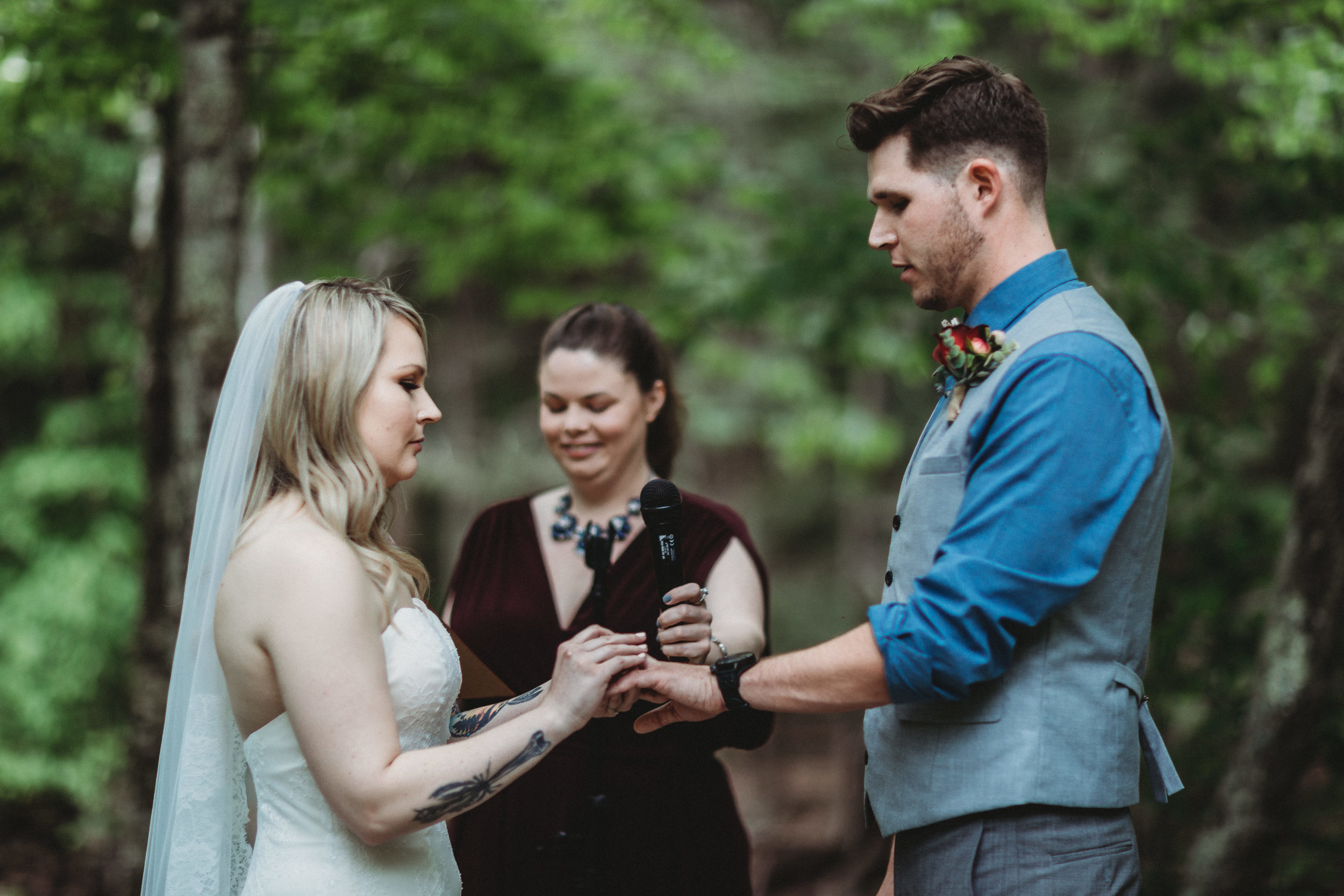 catskills wedding photographer- full moon resort