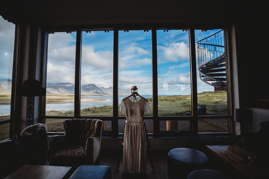 iceland-wedding-Búðir-hotel