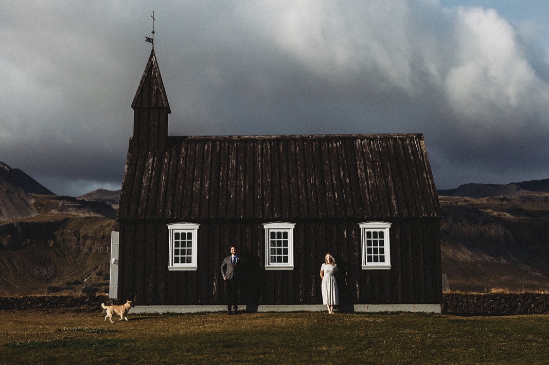iceland-wedding-Búðir-church