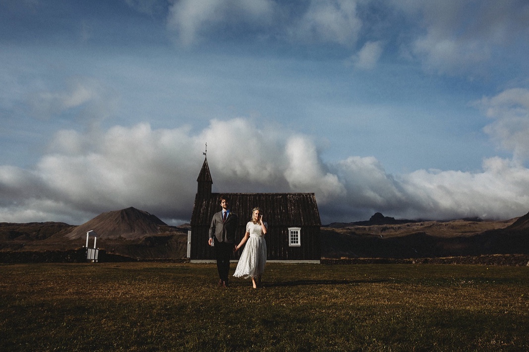 iceland-wedding-Búðir-church