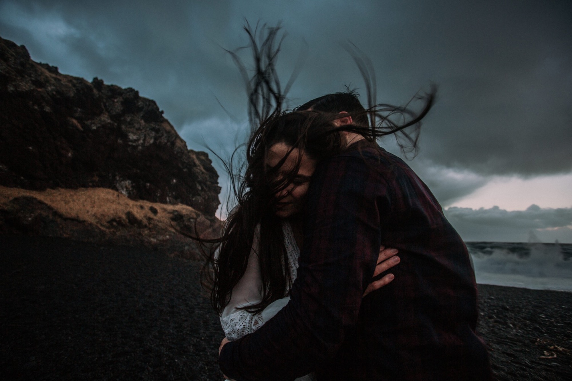 iceland elopement black beach