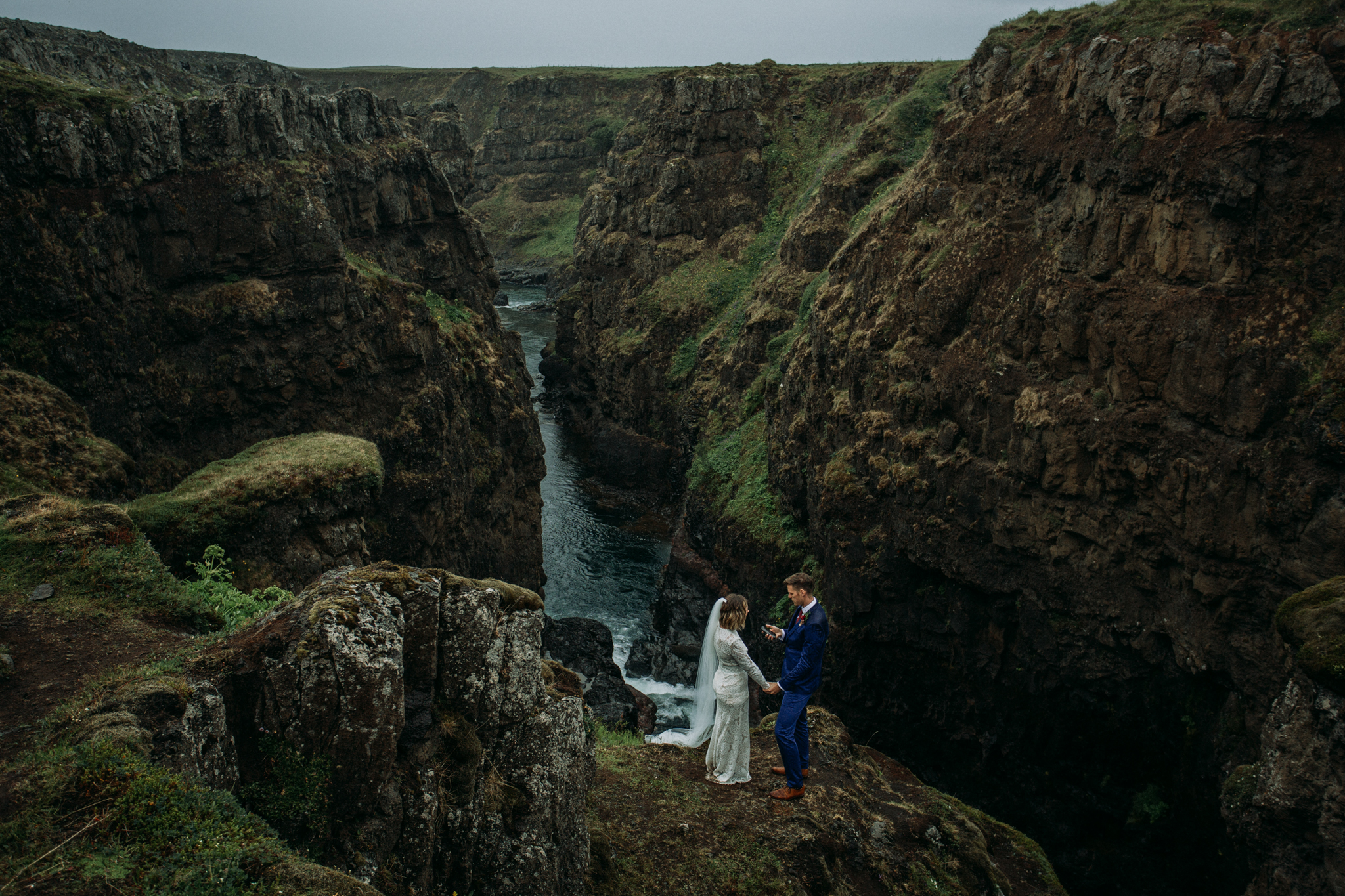 Best tips to plan your Iceland Elopement | Iceland Elopement Photographer
