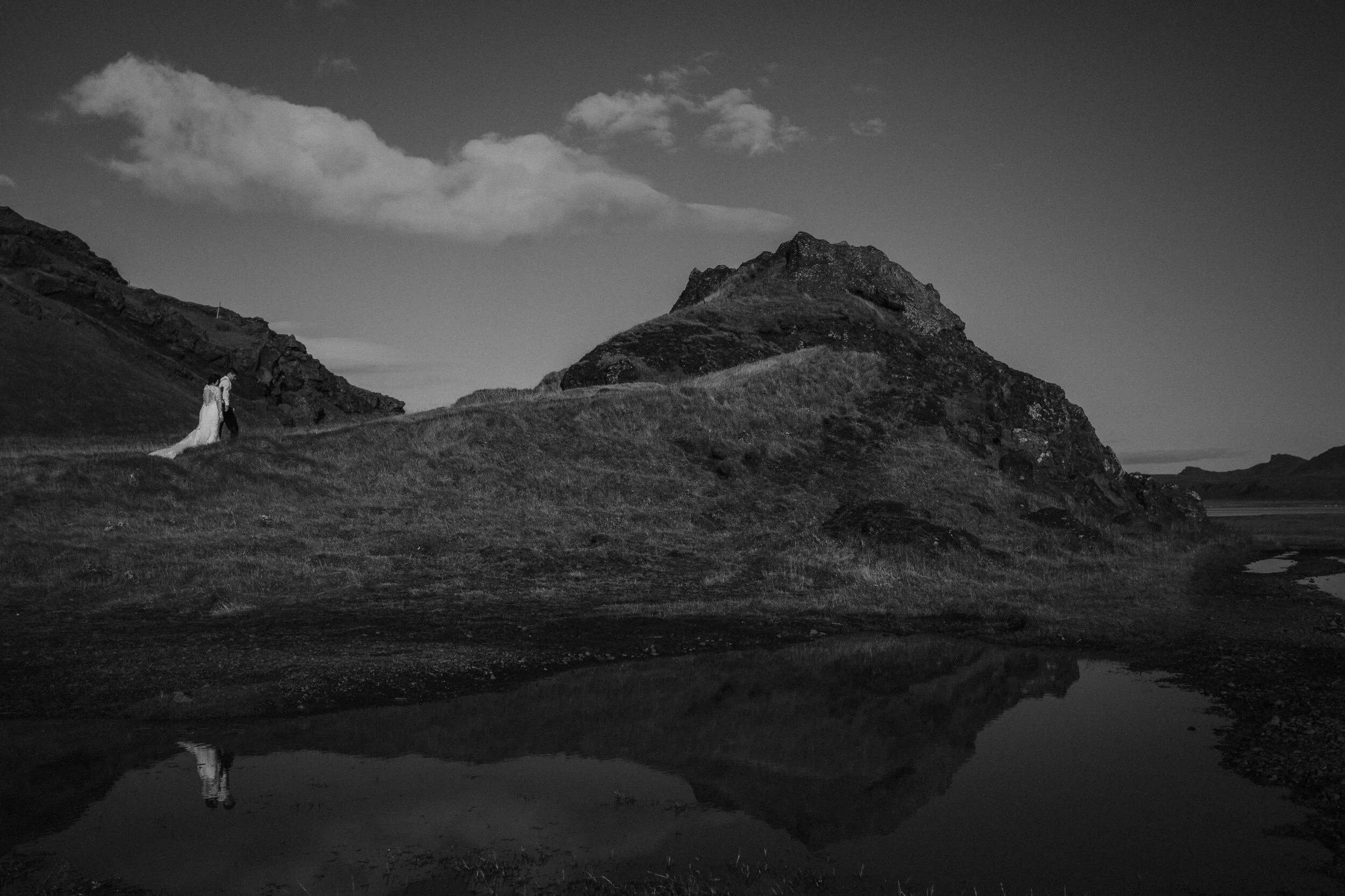 L_T_ICELAND_ELOPEMENT_SNEAKS-7.jpg