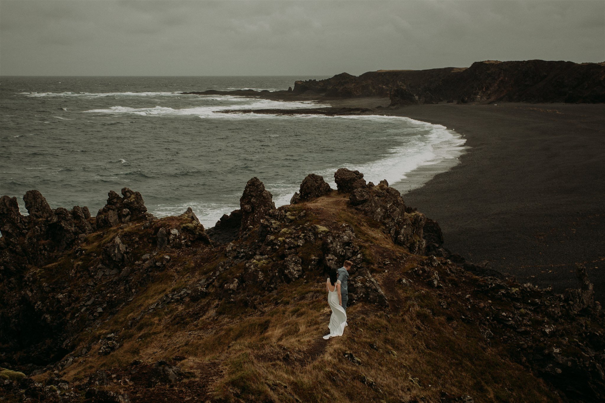 Iceland elopement couple in snæfellsnes black sand beach | zakas photography