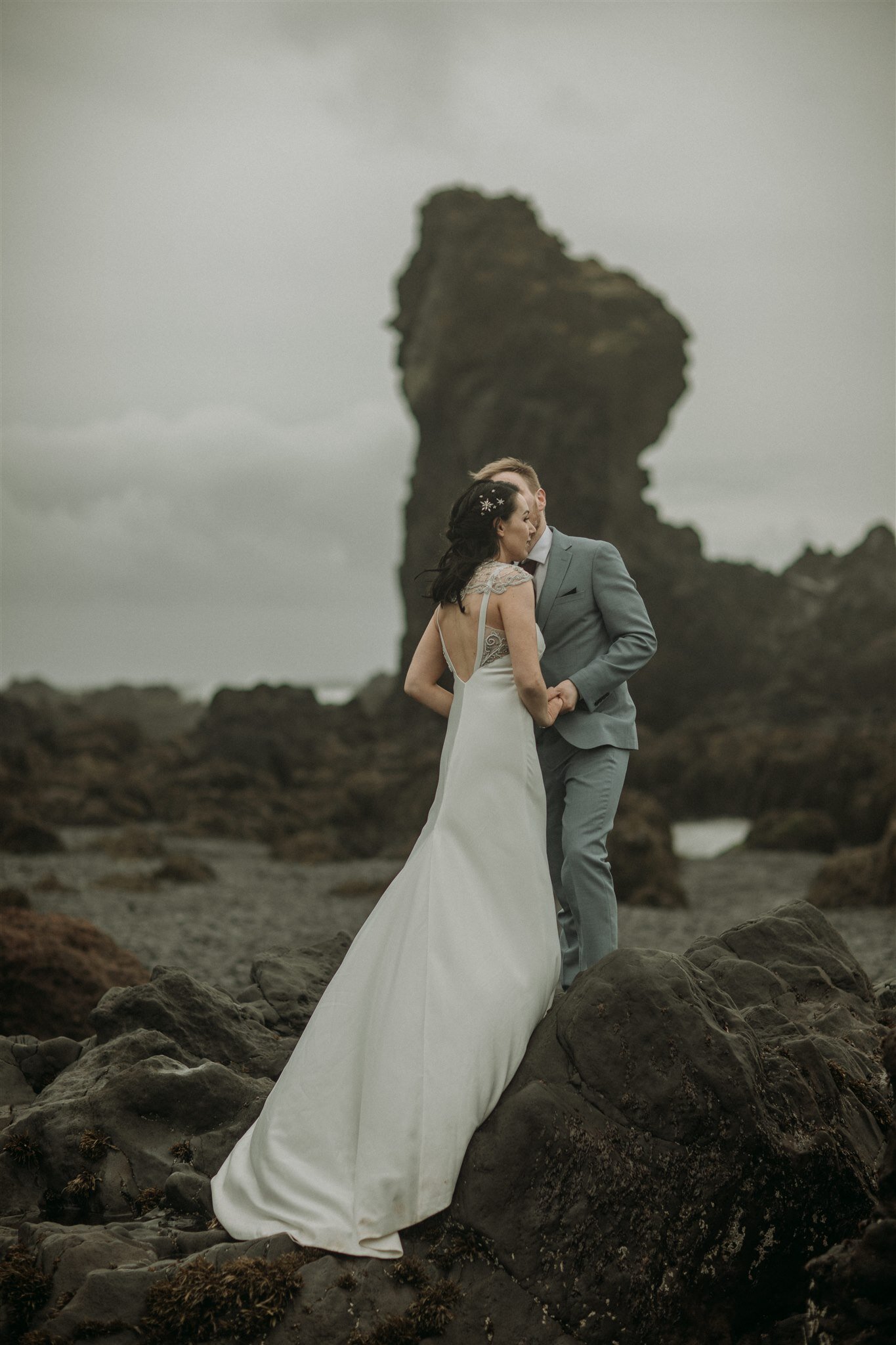 Iceland elopement couple in snæfellsnes black sand beach | zakas photography
