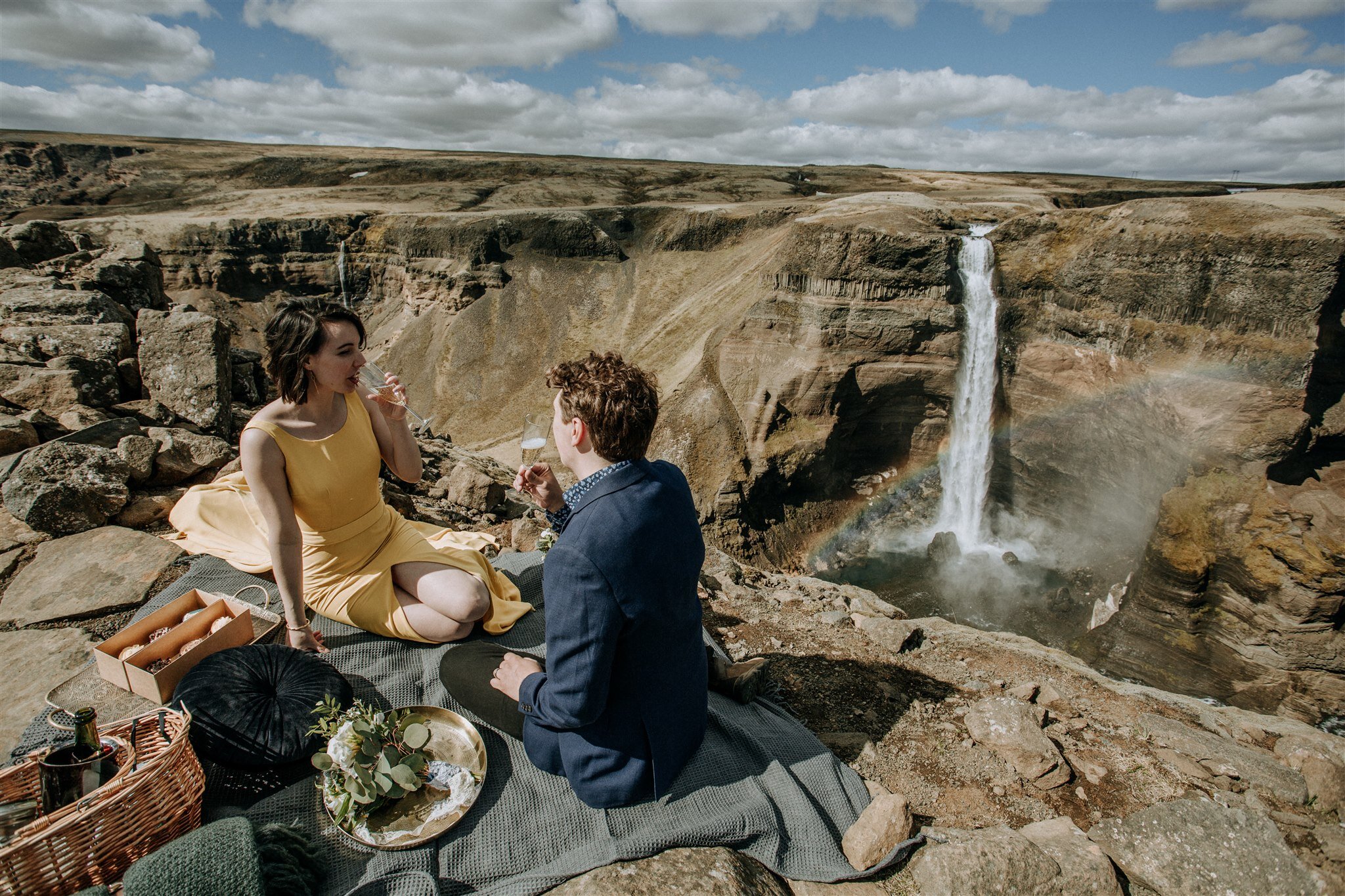 elopement picnic photos in iceland highlands | best elopement locations in iceland 