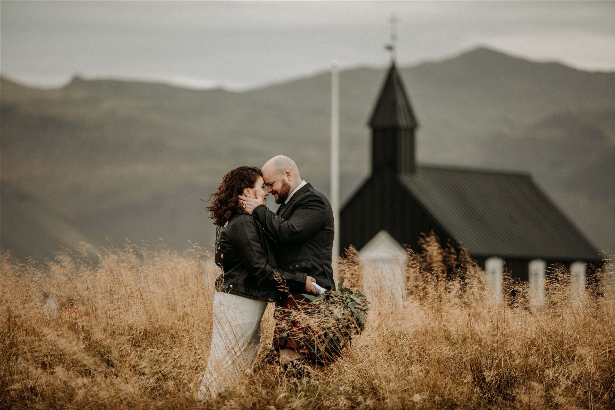 Iceland elopement couple in snæfellsnes budir church | zakas photography
