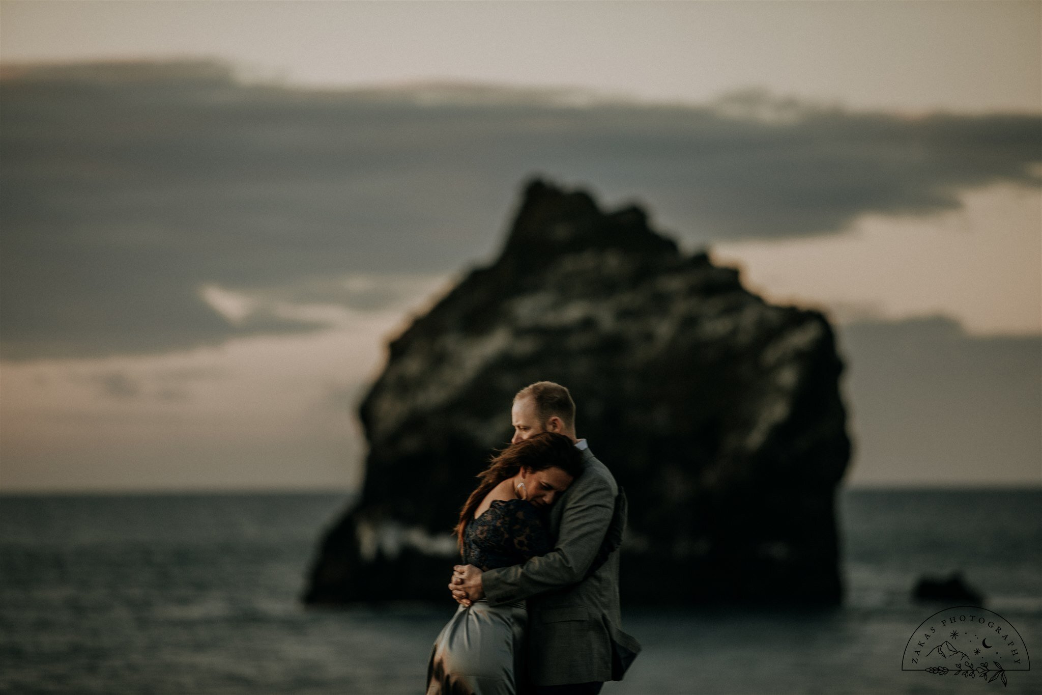 iceland anniversary photos in winter | iceland elopement photographer | zakas photo