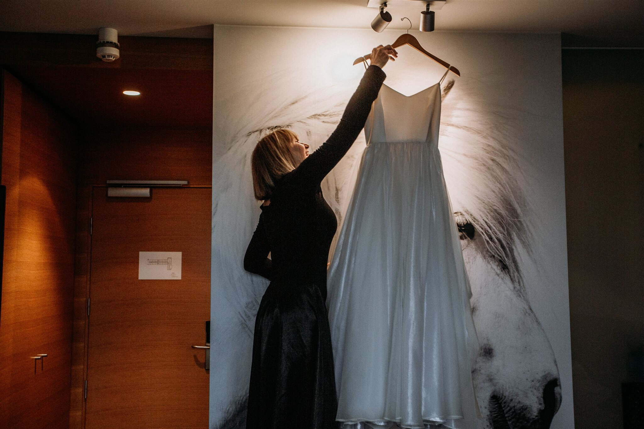 iceland elopement bride getting ready photos at ION adventure hotel | elopement photos | zakas photography
