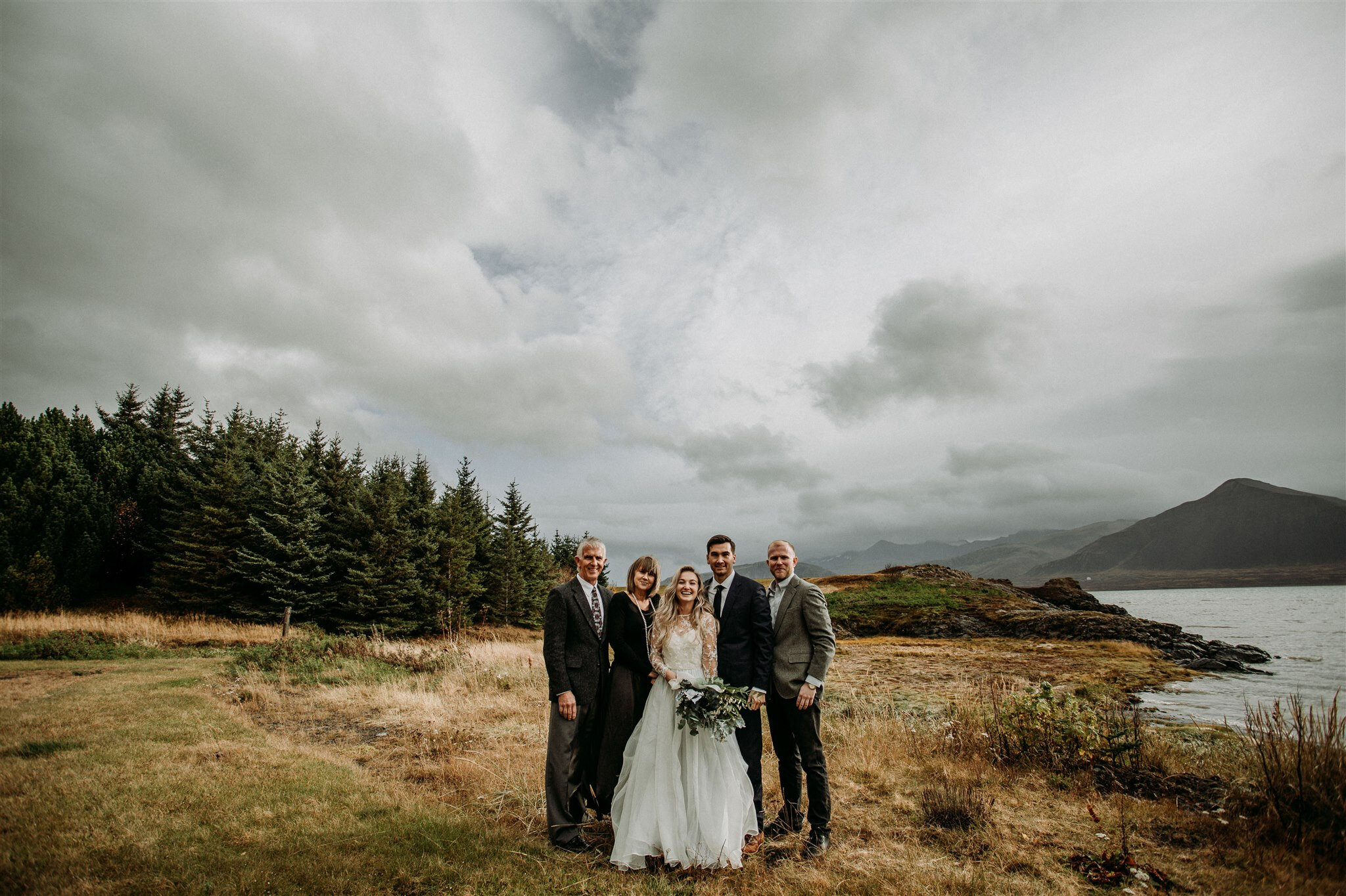 iceland elopement couple | elopement photos with family  | zakas photography