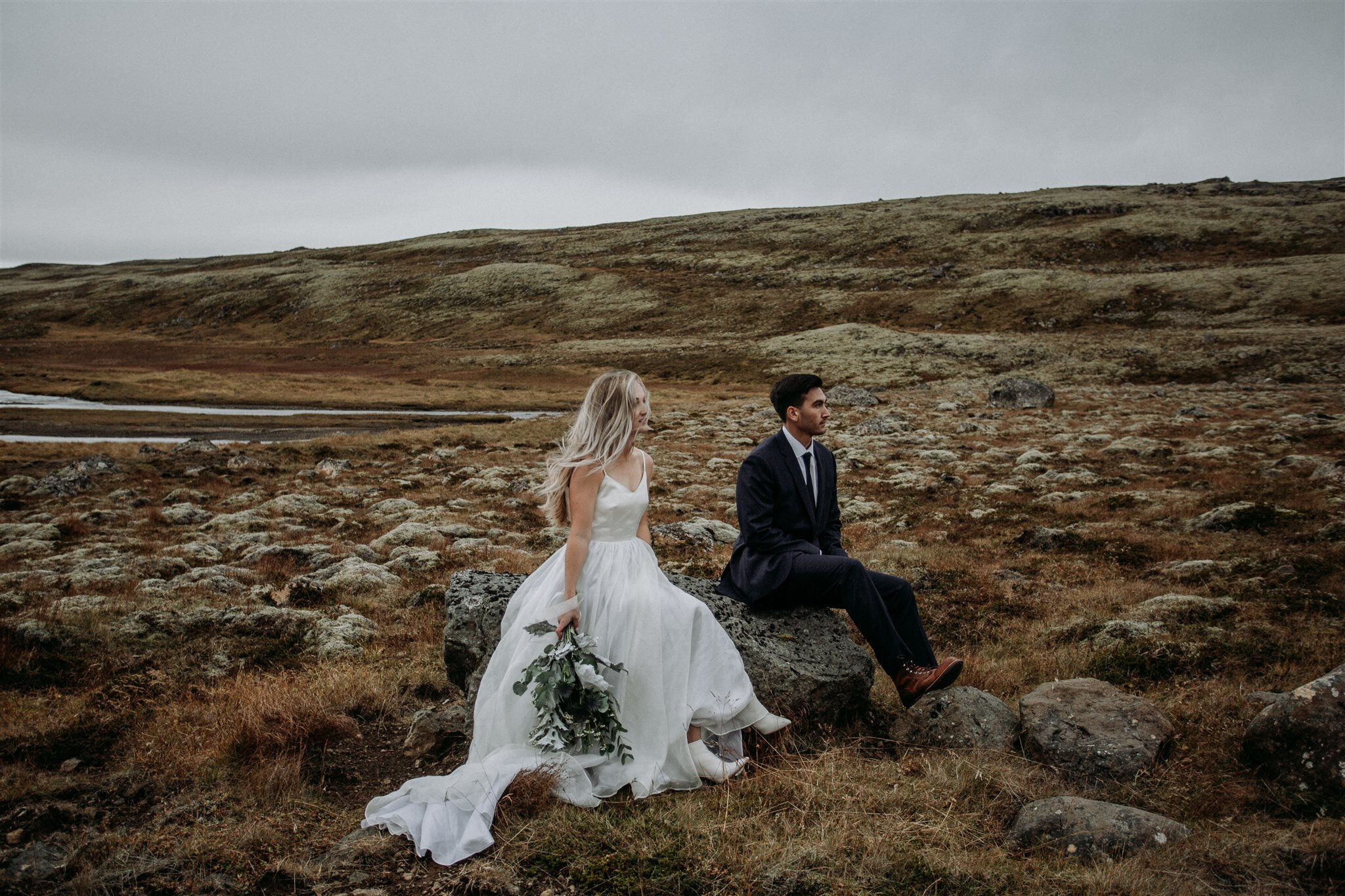iceland elopement couple in field | elopement photos | zakas photography