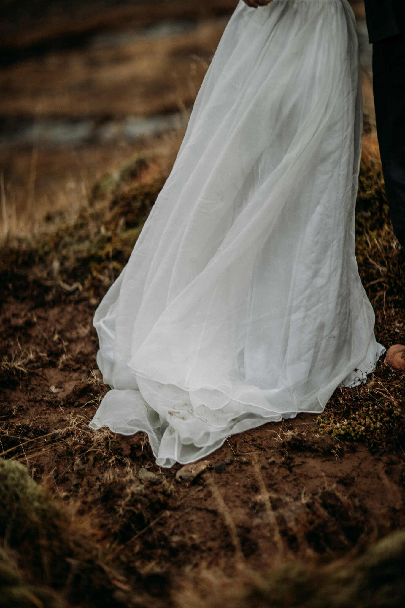 iceland elopement couple private vow ceremony at secret waterfall | elopement photos | zakas photography