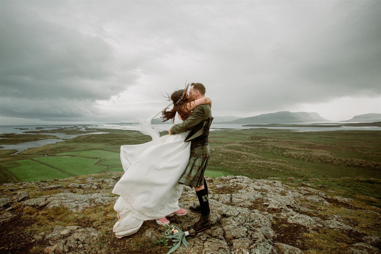 Elopement photographer in Iceland.jpg