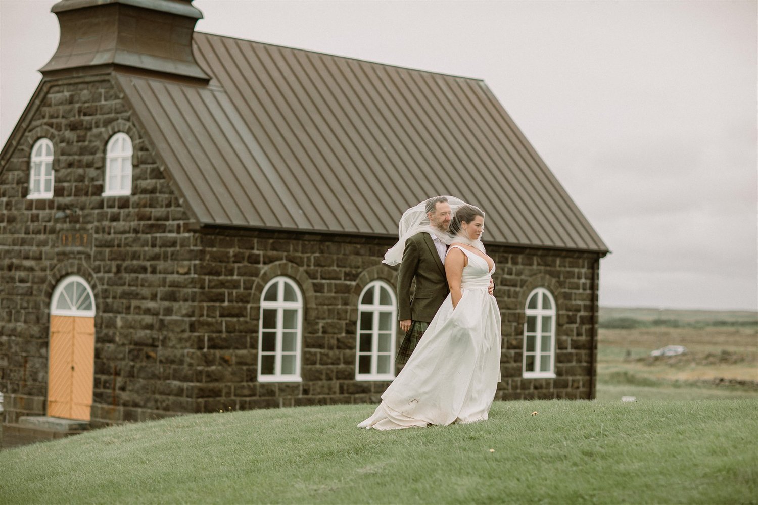 Weddding veil portait.jpg