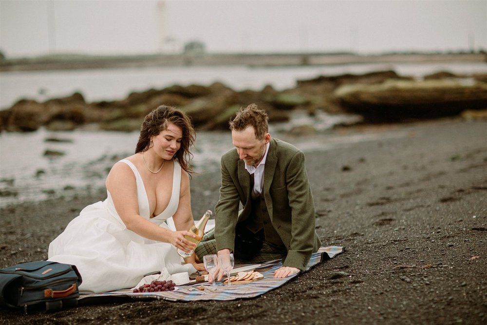 Beach picnic on your wedding day.jpg