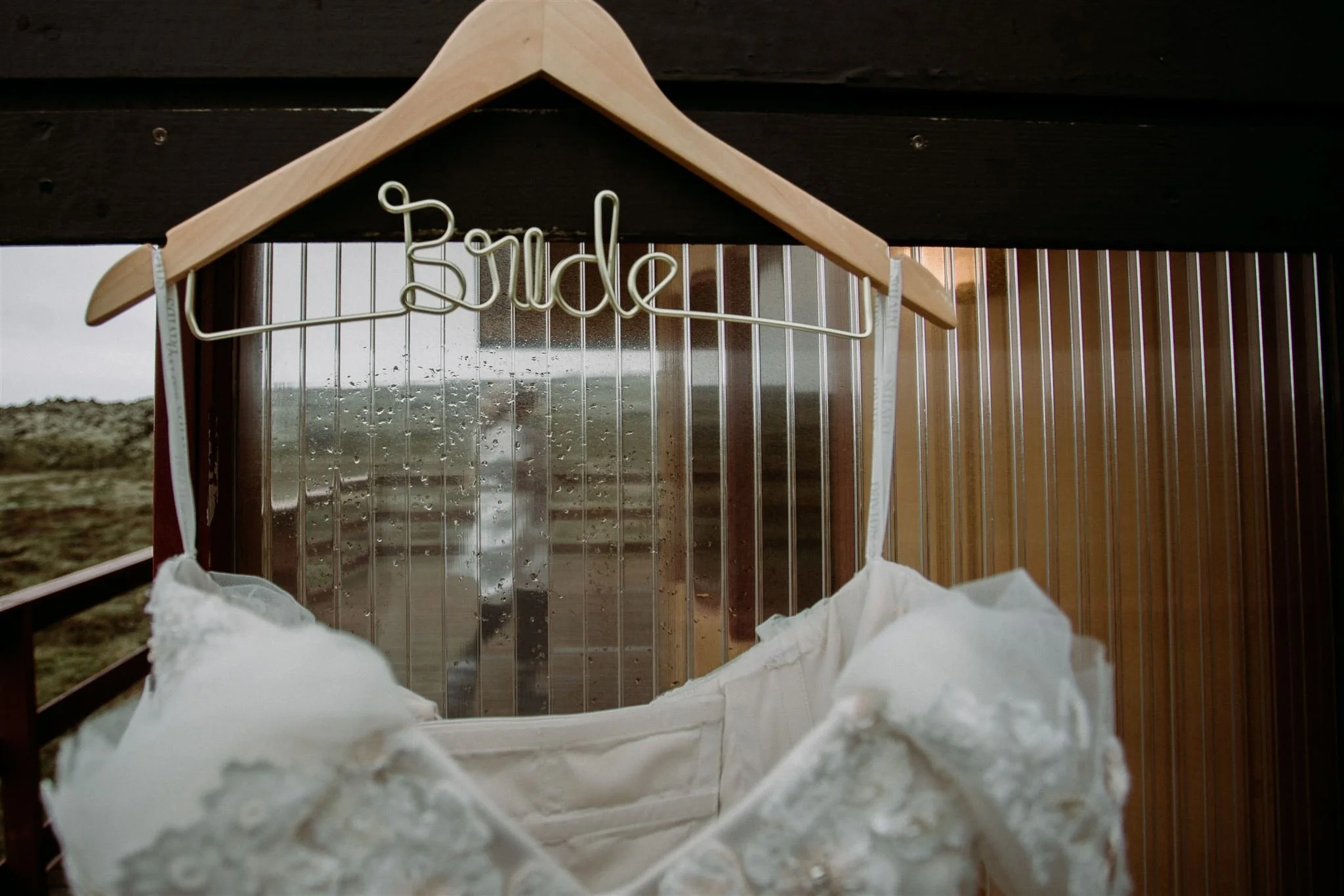 local Iceland elopement photographer &amp; planner