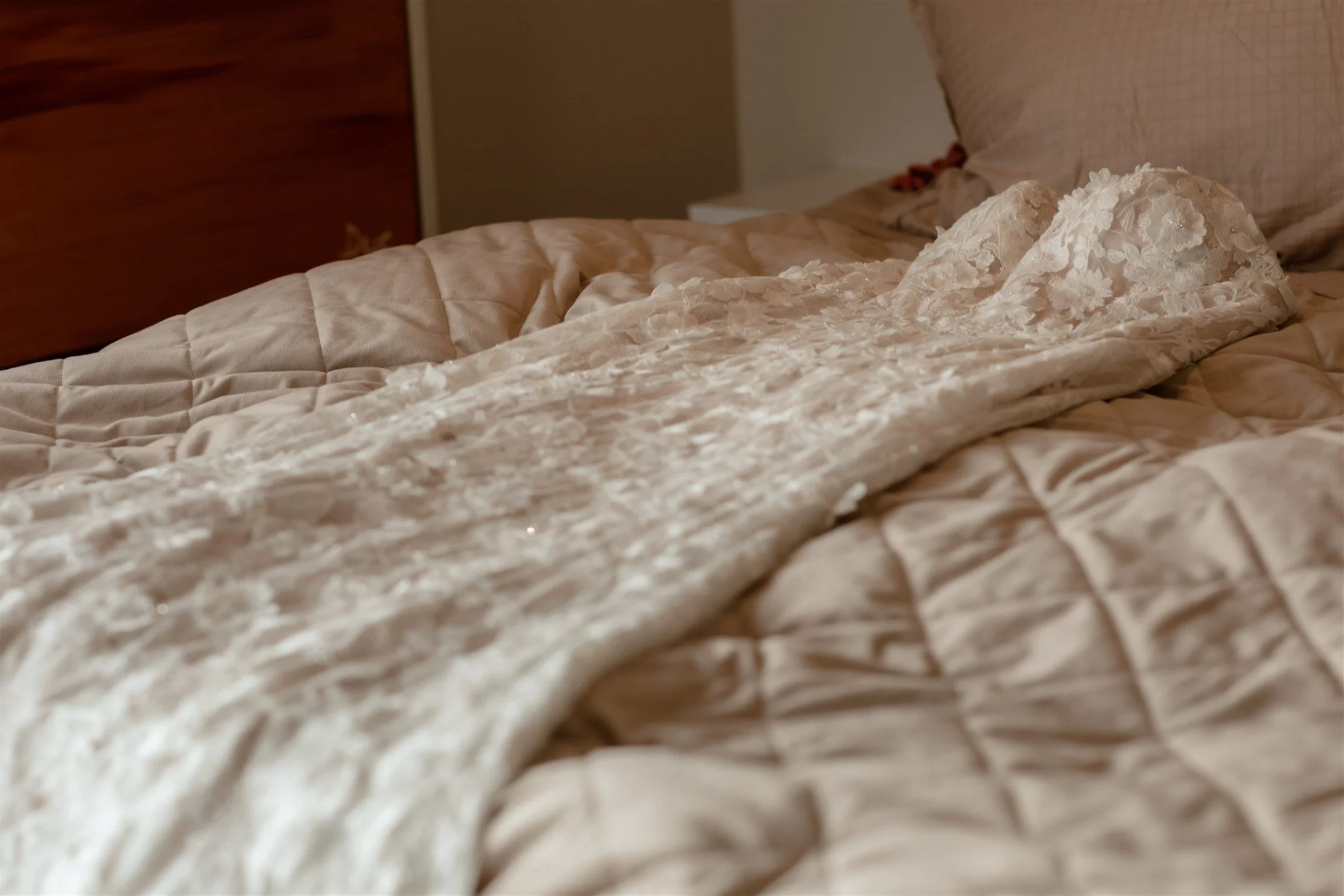 A Private Iceland Highland Summer Elopement in a 4x4 Mountain Truck