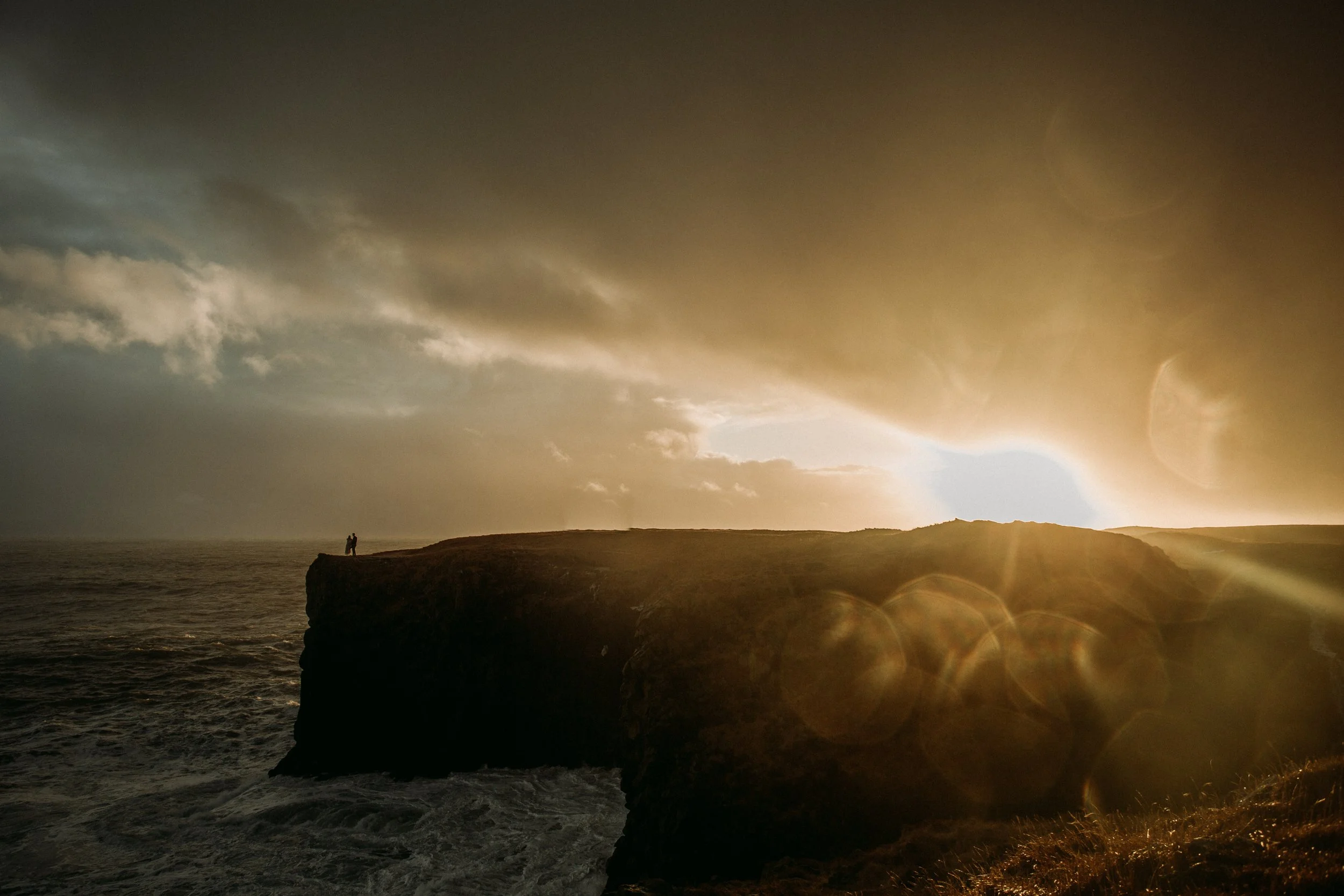 iceland elopement at sea by Iceland elopement photographer Steph zakas