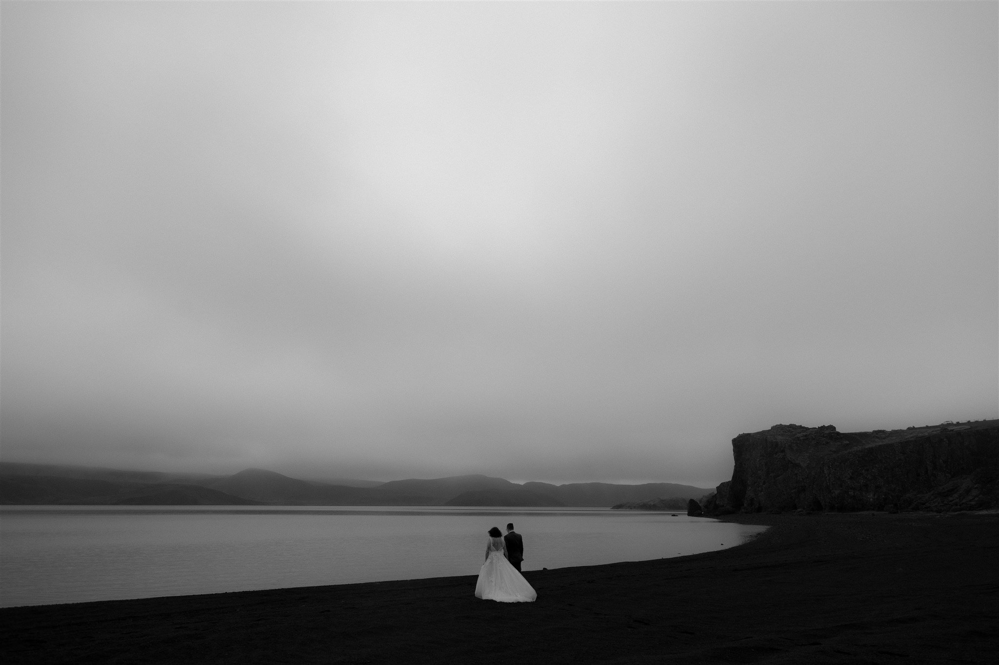 private iceland elopement at black sand beach by Iceland elopement photographer Steph zakas