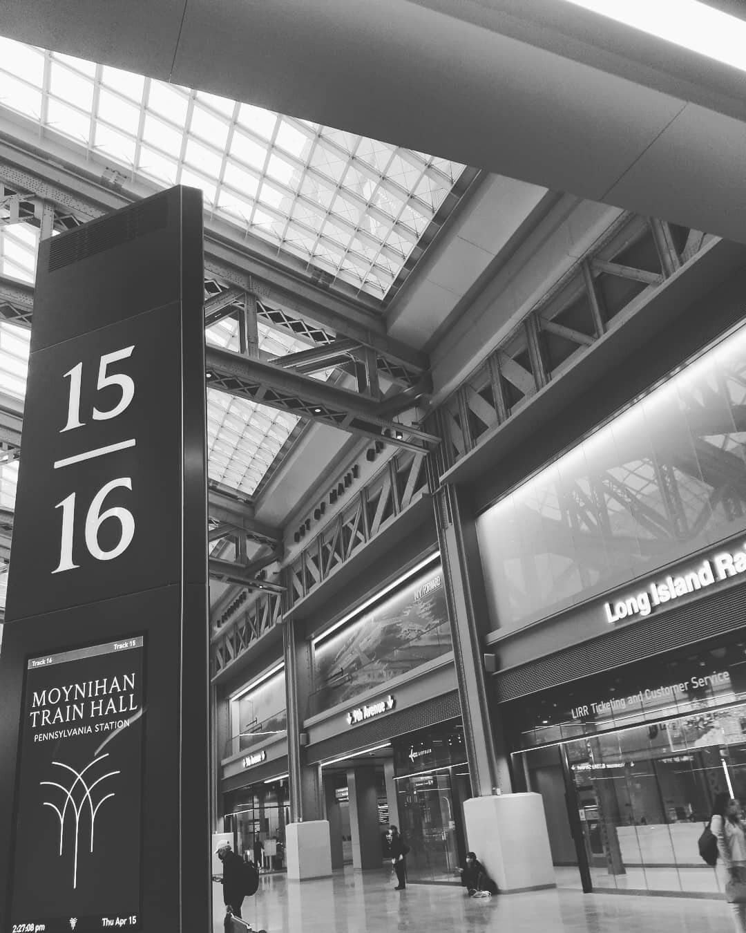 Its been 13 months since I took a train and went to NYC. It felt so nice just to walk around and see all that changed. I love the new Moynihan Train Hall.
#moynihantrainhall #lirr #amtrak
#blackphotographers #trainphotography #urbanphotography #bwpho
