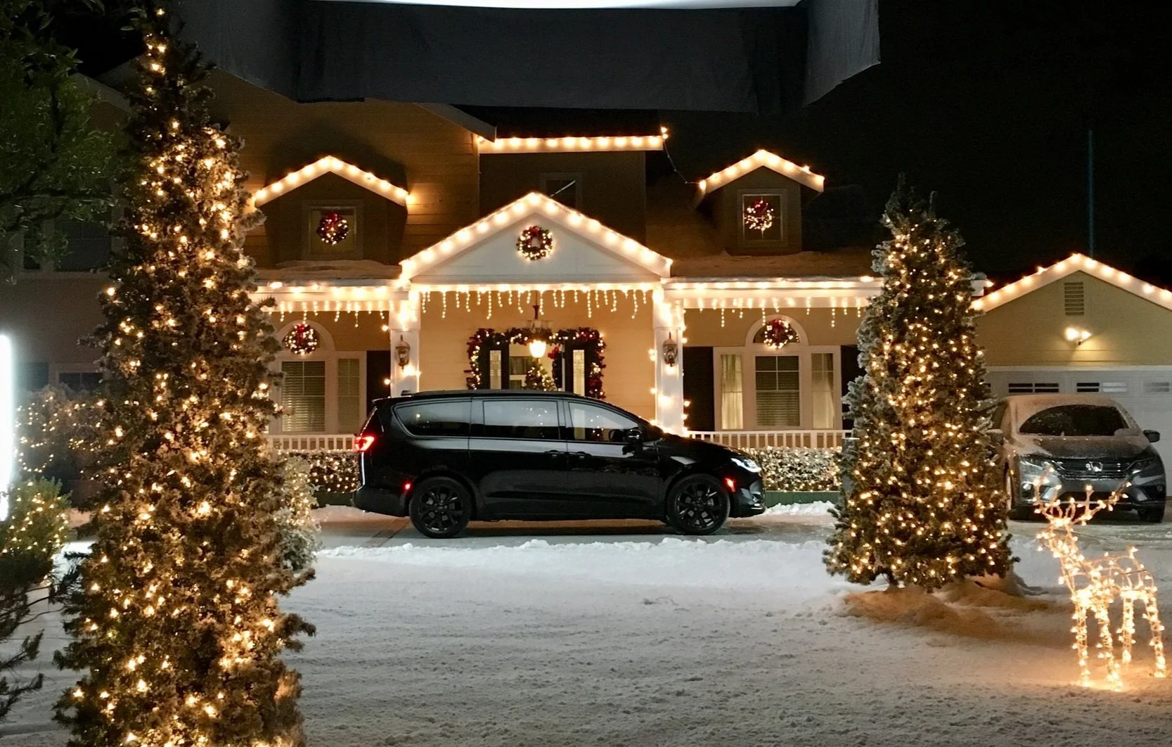 Caroling  Kathryn Hahn  Chrysler Pacifica