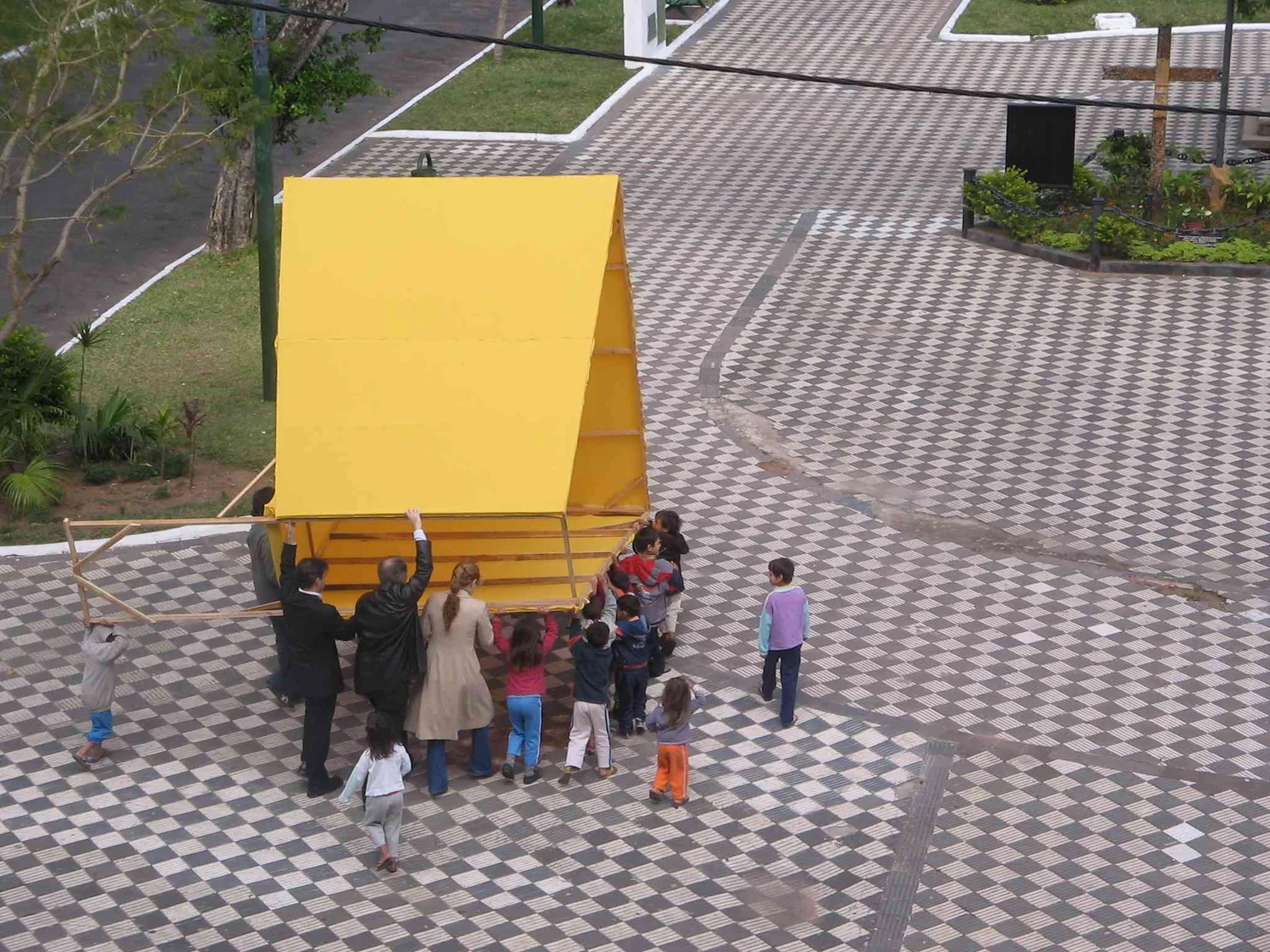 Carryong the School in Asunción